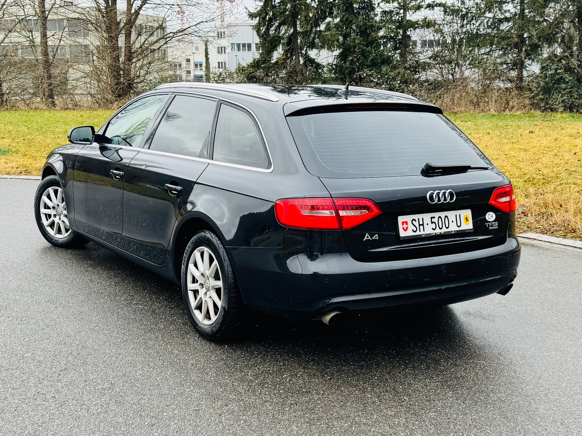 AUDI A4 Avant 1.8 TFSI quattro S-Line-image-4