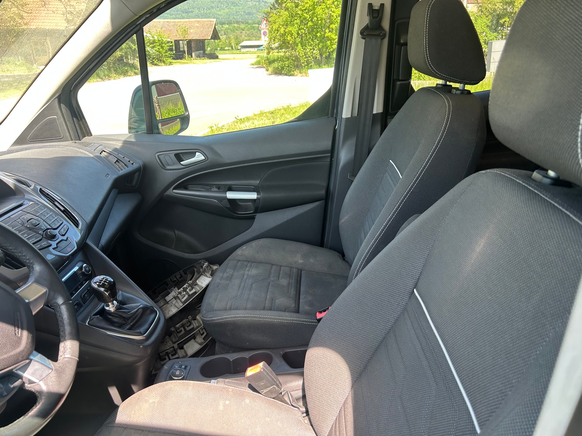 FORD Tourneo Connect 1.0 SCTi Trend-image-14