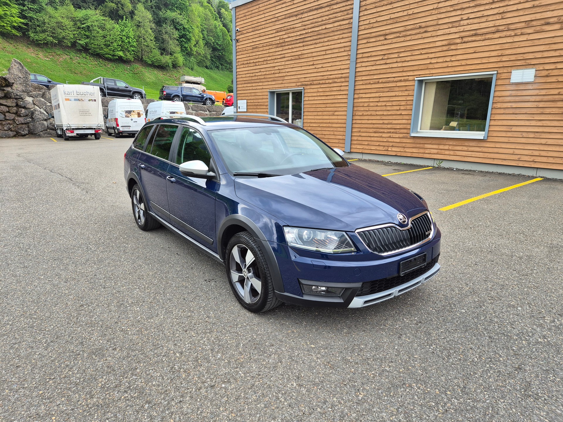 SKODA Octavia Combi 2.0 TDI Scout 4x4 DSG-image-4