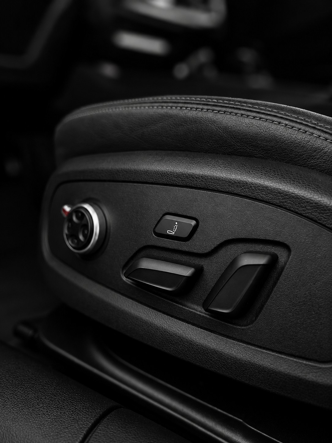 AUDI S4 Avant 3.0 TFSI quattro tiptronic-image-9