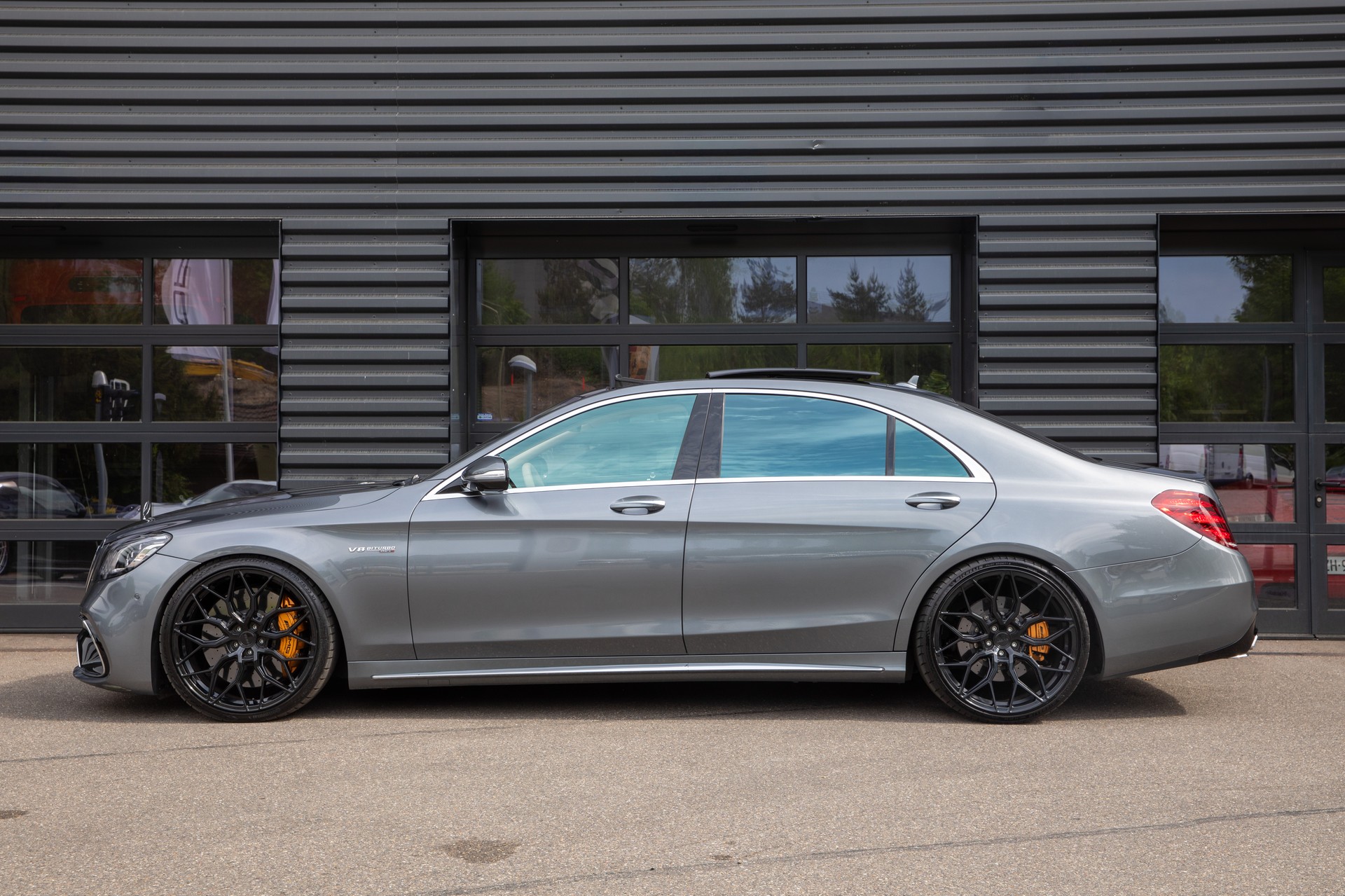 MERCEDES-BENZ S 63 AMG L 4Matic+ 9G-Tronic-image-2