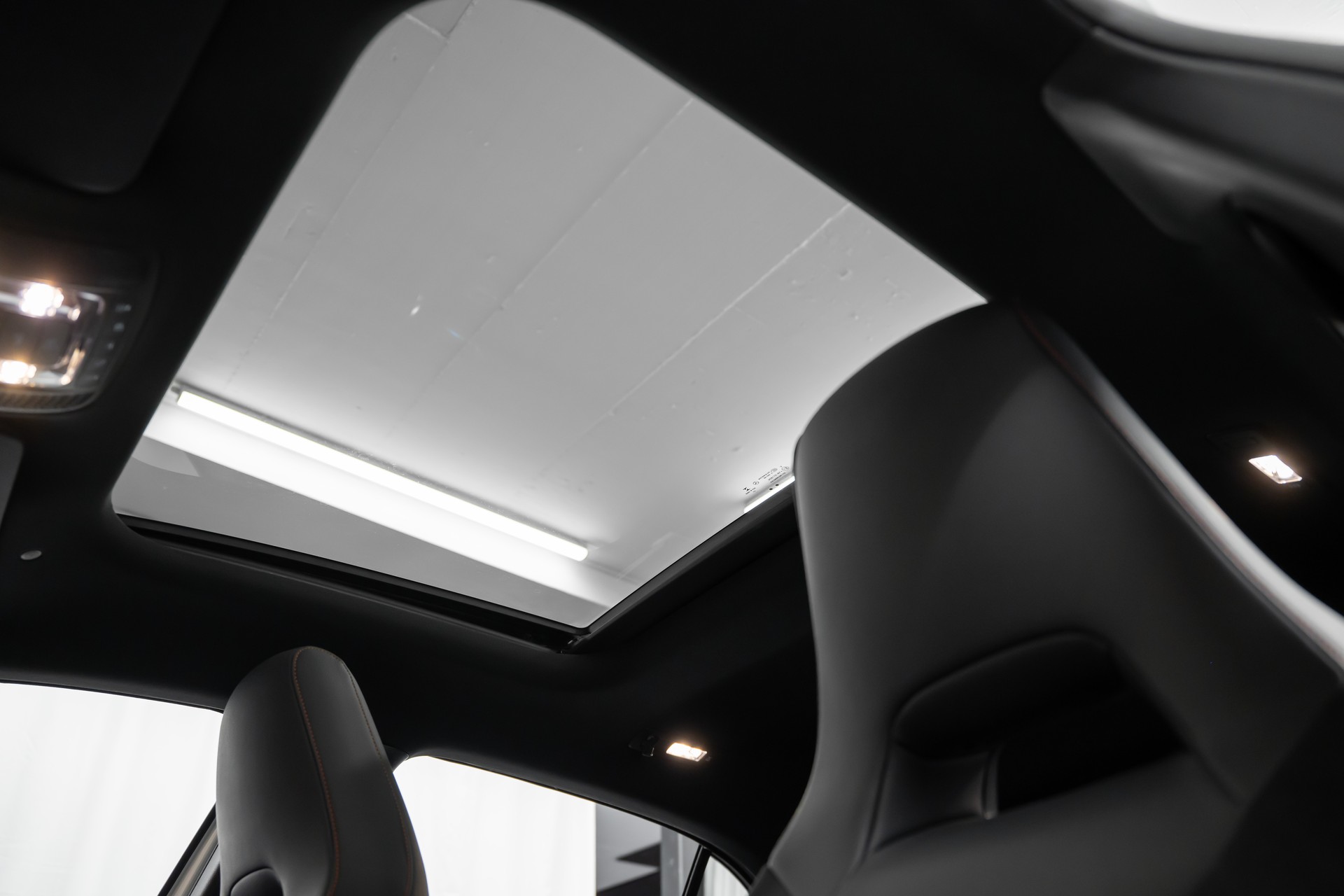 MERCEDES-BENZ A 45 S AMG 4Matic+ Speedshift *Performance*Panorama*Fahrassistenz*Burmester*-image-31