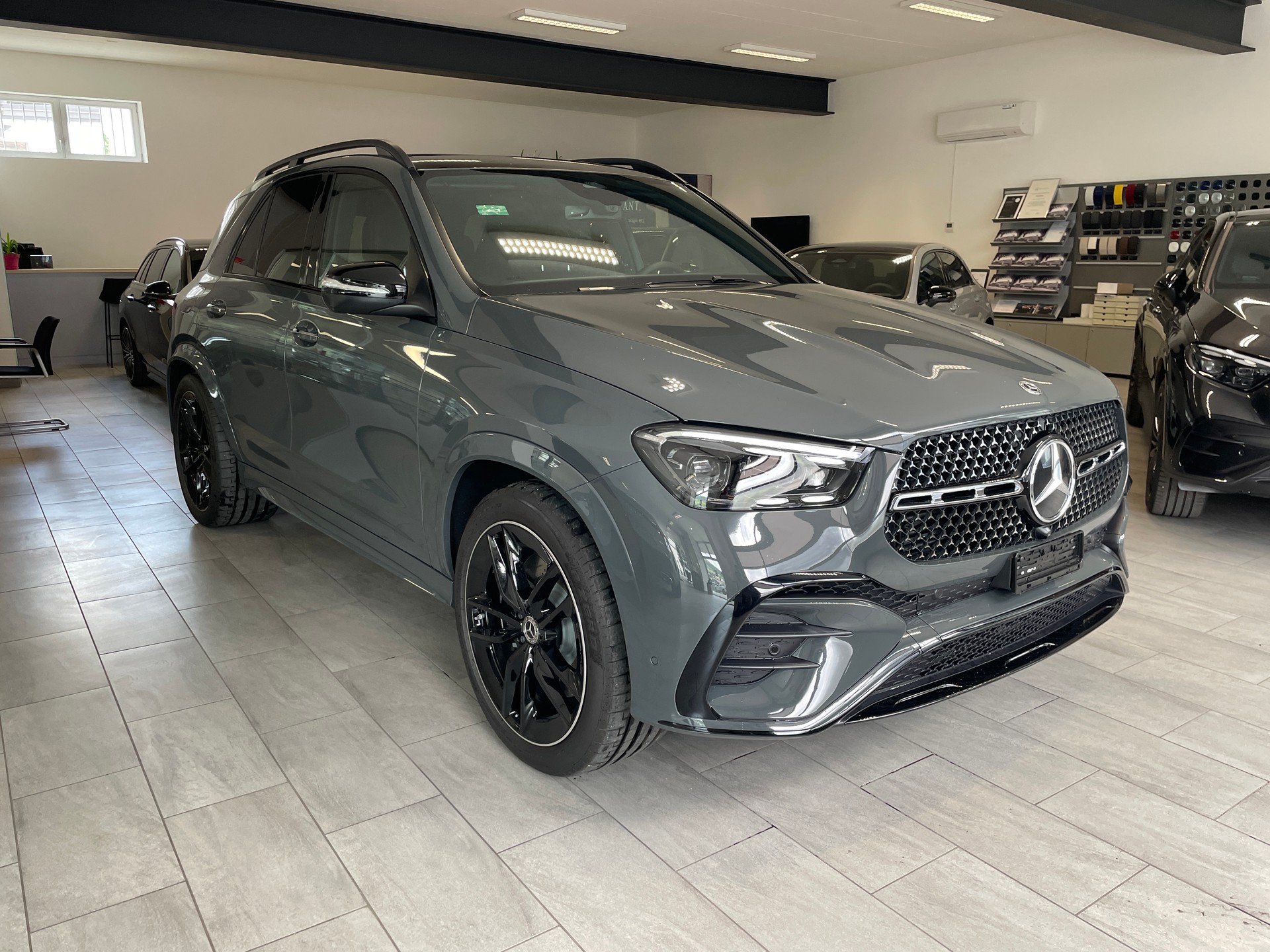 MERCEDES-BENZ GLE 350 de EQ Hybrid 4Matic 9G-Tronic AMG Line EQ Star-showroom-element-2