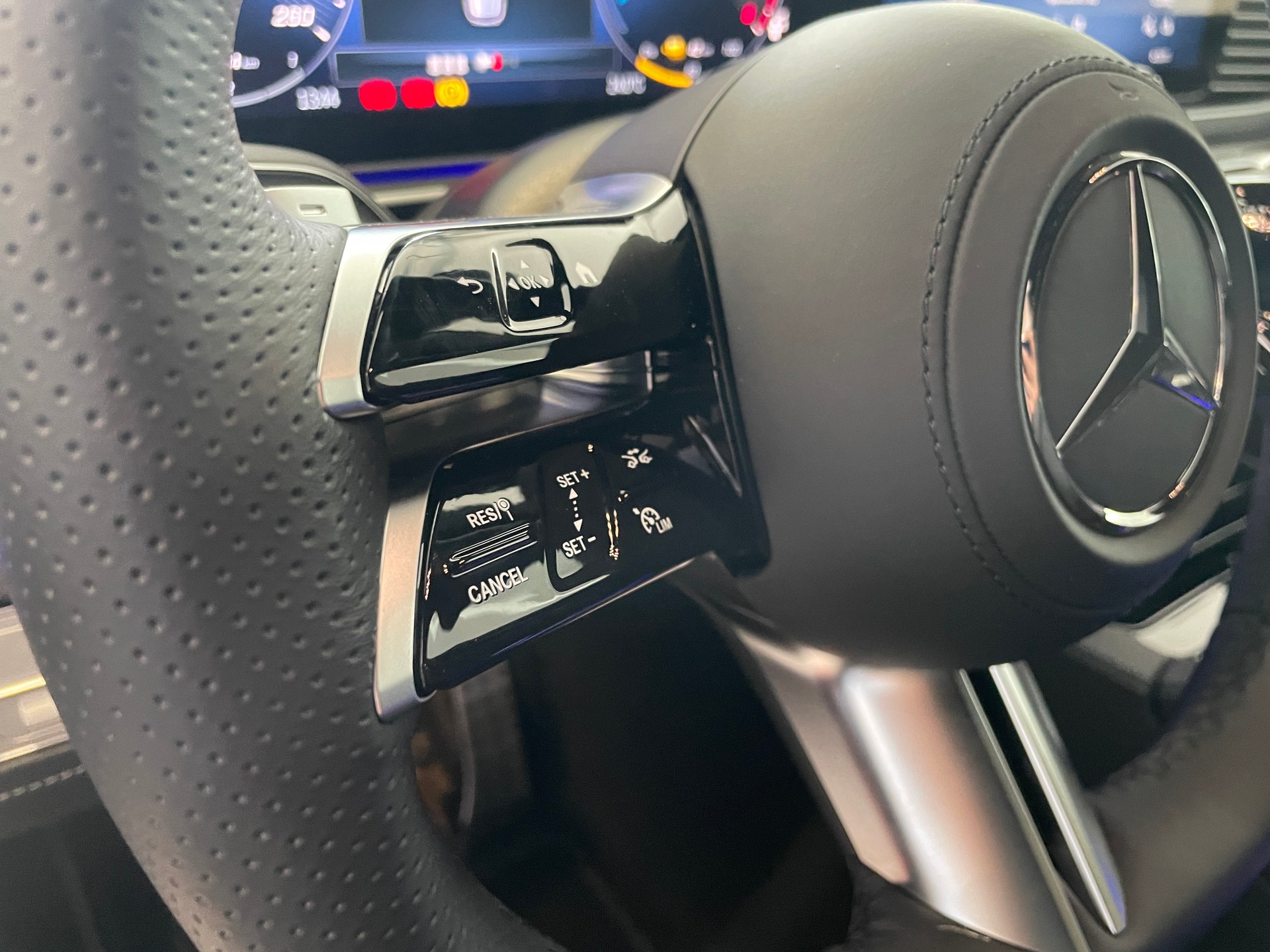 MERCEDES-BENZ GLE 350 de EQ Hybrid 4Matic 9G-Tronic AMG Line EQ Star-image-18