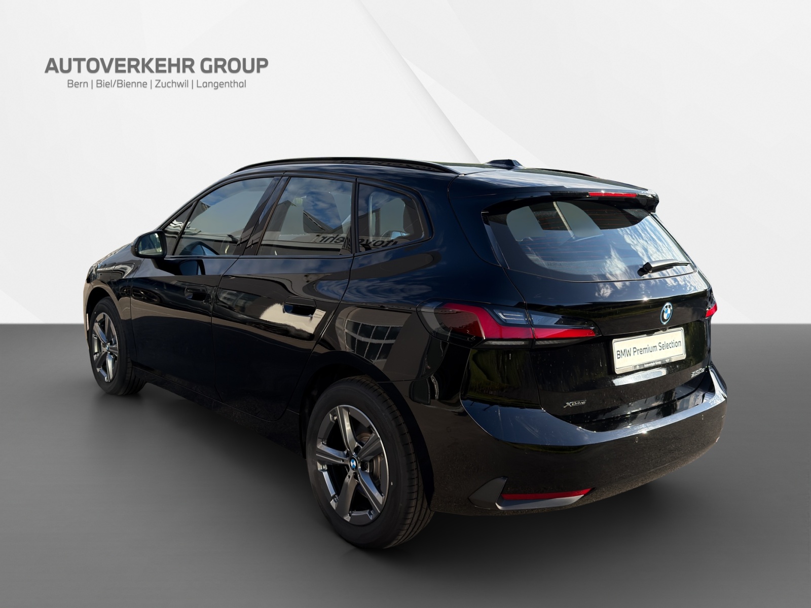 BMW 230e xDrive Active Tourer-image-4
