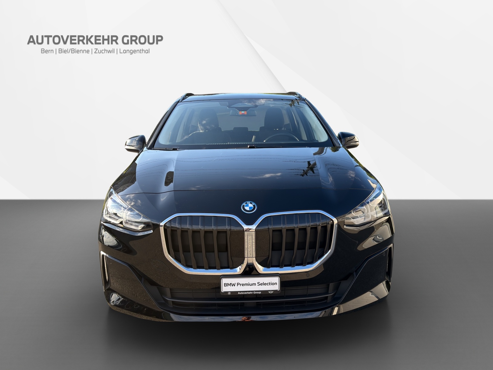 BMW 230e xDrive Active Tourer-image-2