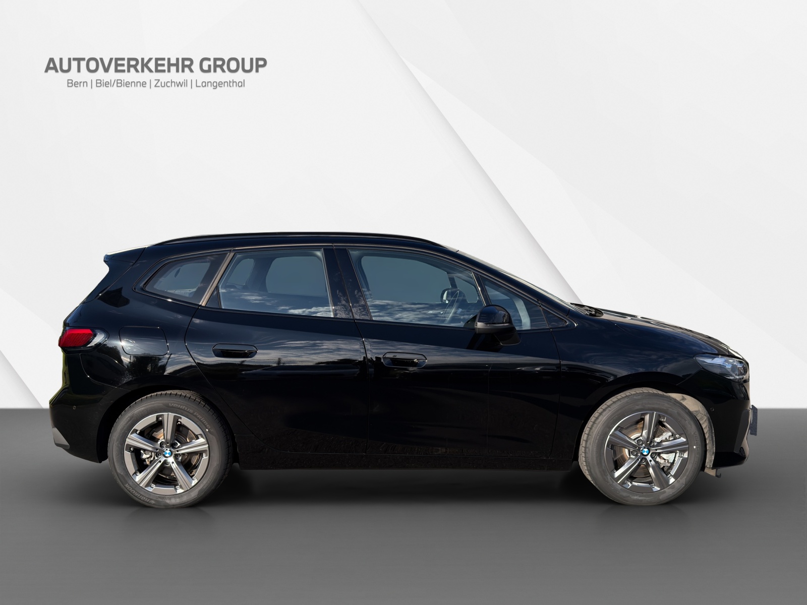 BMW 230e xDrive Active Tourer-image-7