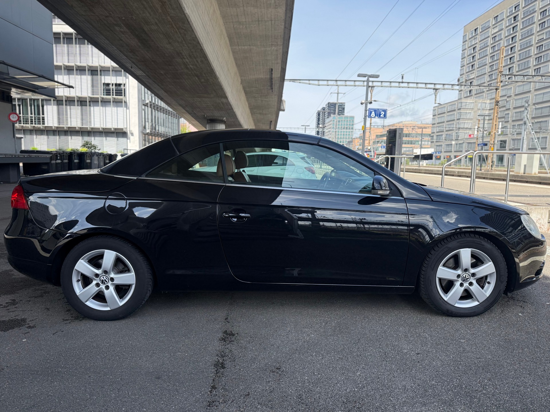 VW Eos 2.0 FSI Turbo-image-3