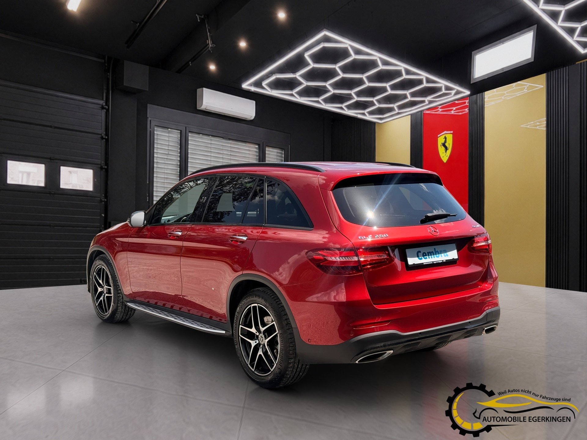 MERCEDES-BENZ GLC 250 Runout Edition 4Matic 9G-Tronic AMG Line-image-6