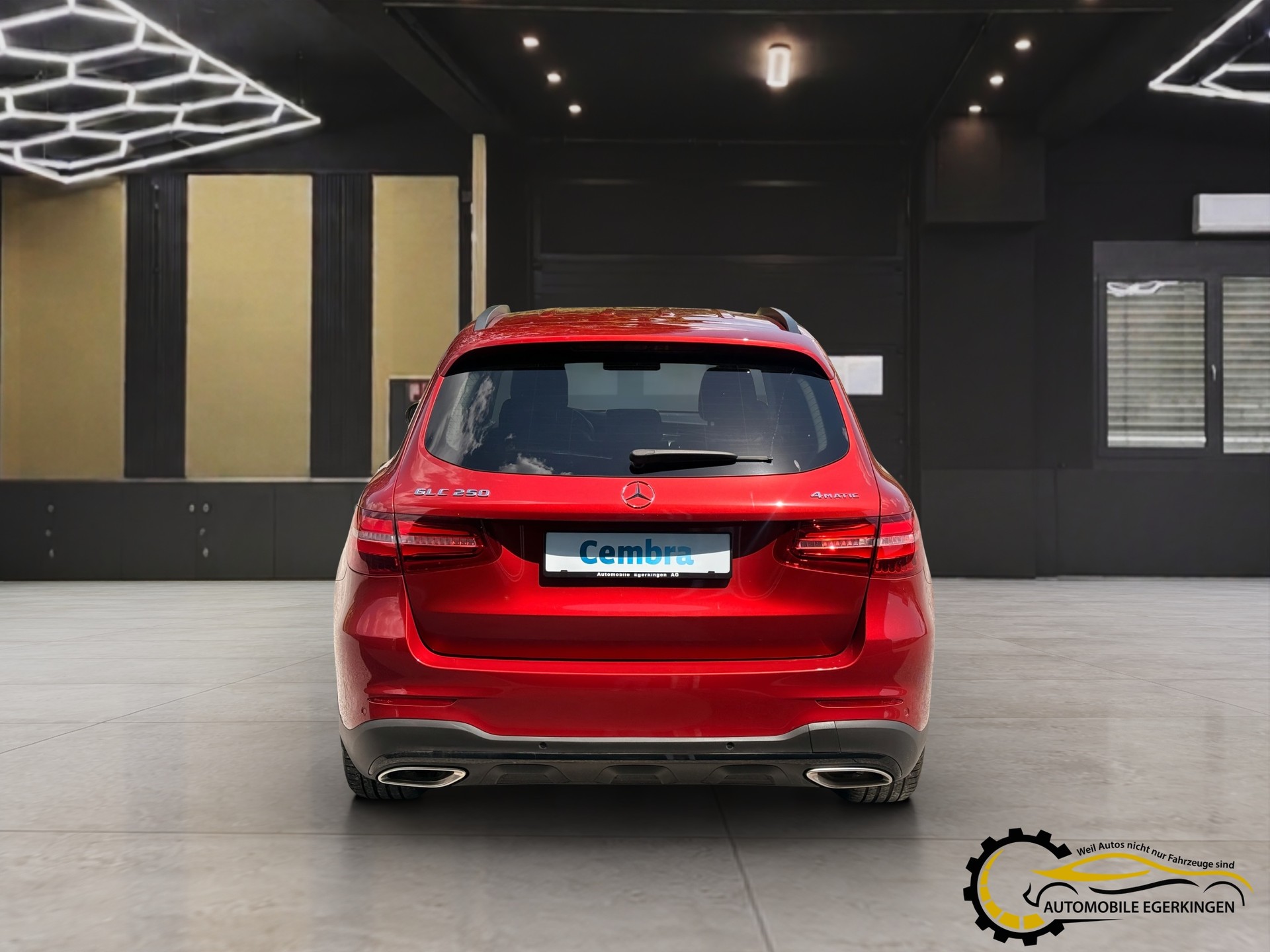 MERCEDES-BENZ GLC 250 Runout Edition 4Matic 9G-Tronic AMG Line-image-5