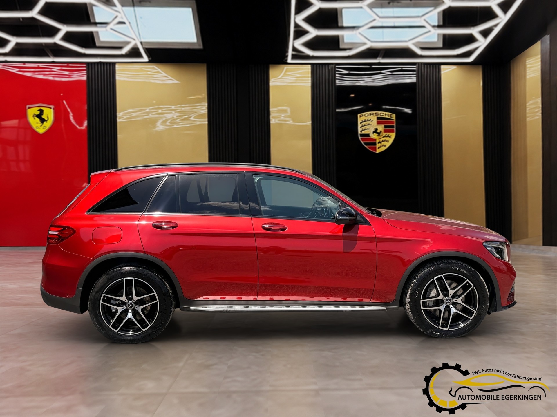 MERCEDES-BENZ GLC 250 Runout Edition 4Matic 9G-Tronic AMG Line-image-3