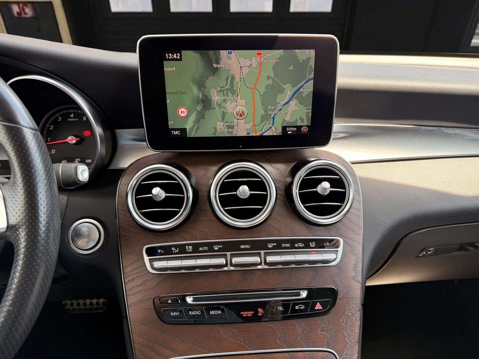 MERCEDES-BENZ GLC 250 Runout Edition 4Matic 9G-Tronic AMG Line-image-14