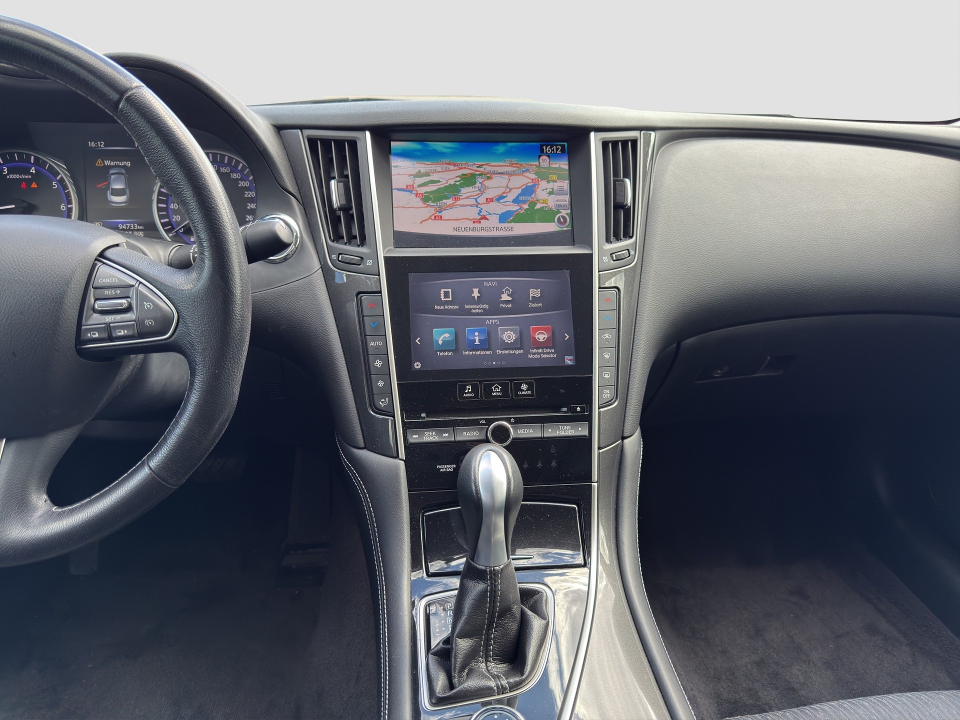 INFINITI Q50 2.2d Premium-image-13