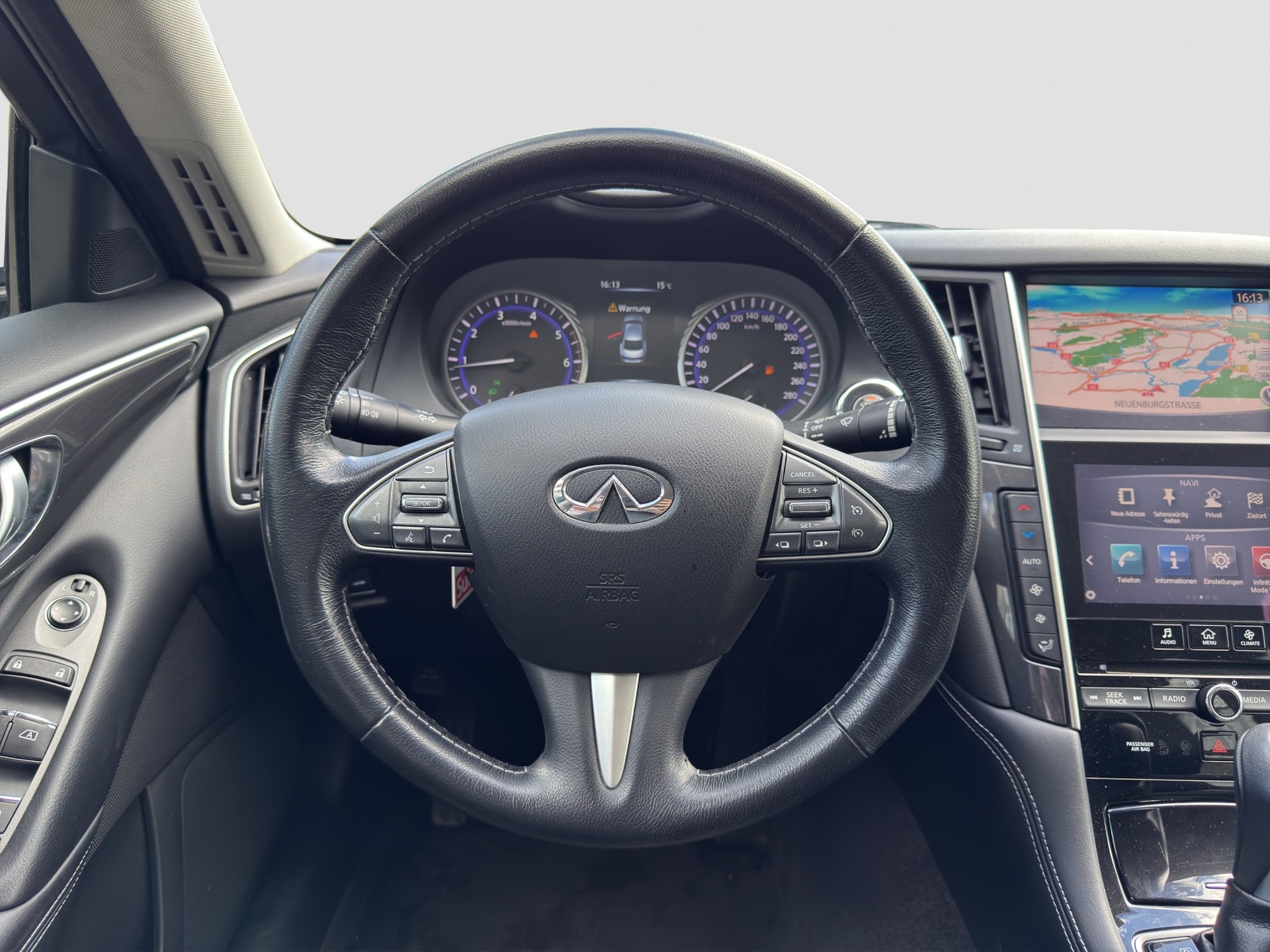 INFINITI Q50 2.2d Premium-image-12