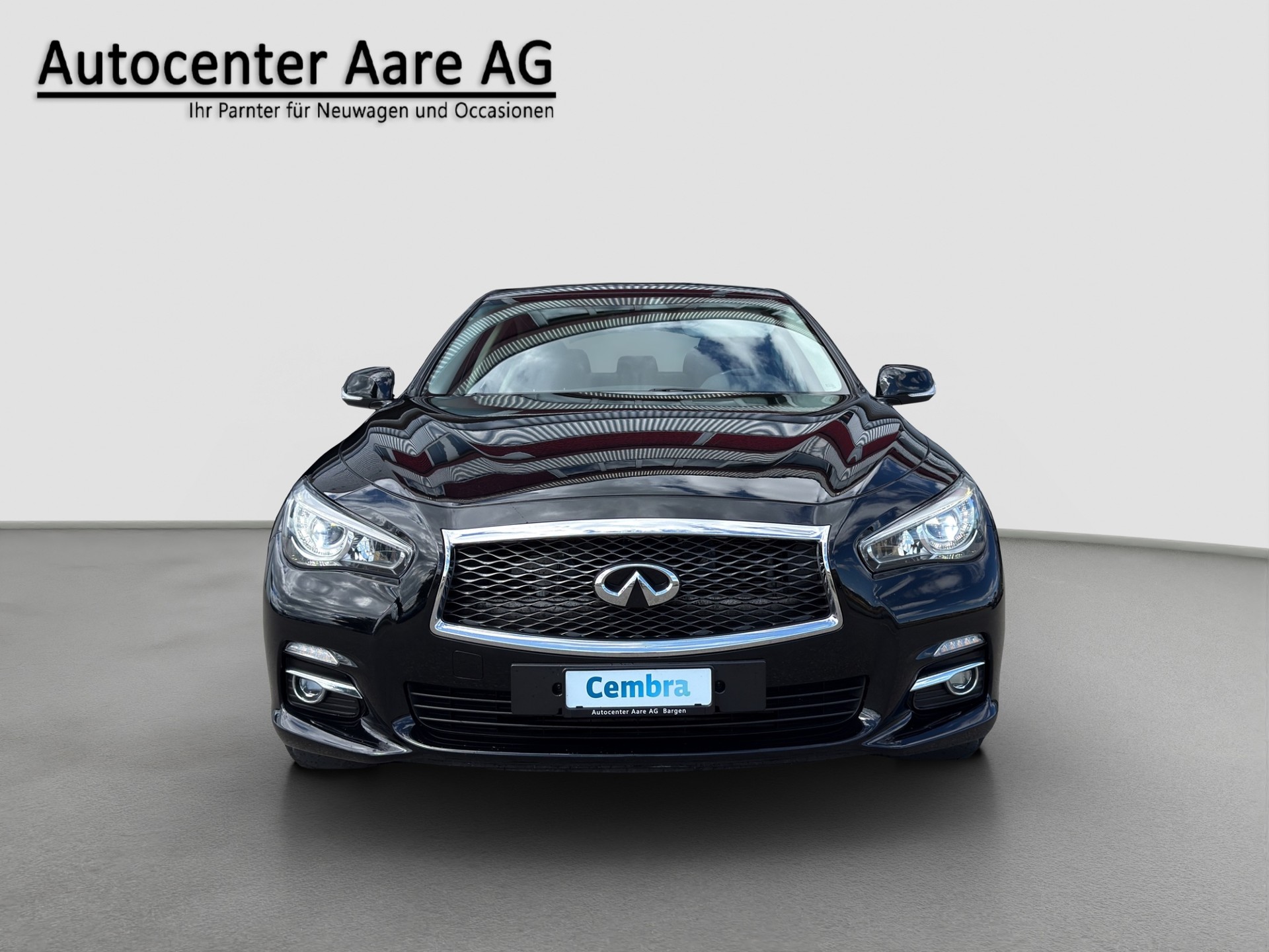 INFINITI Q50 2.2d Premium-showroom-element-1