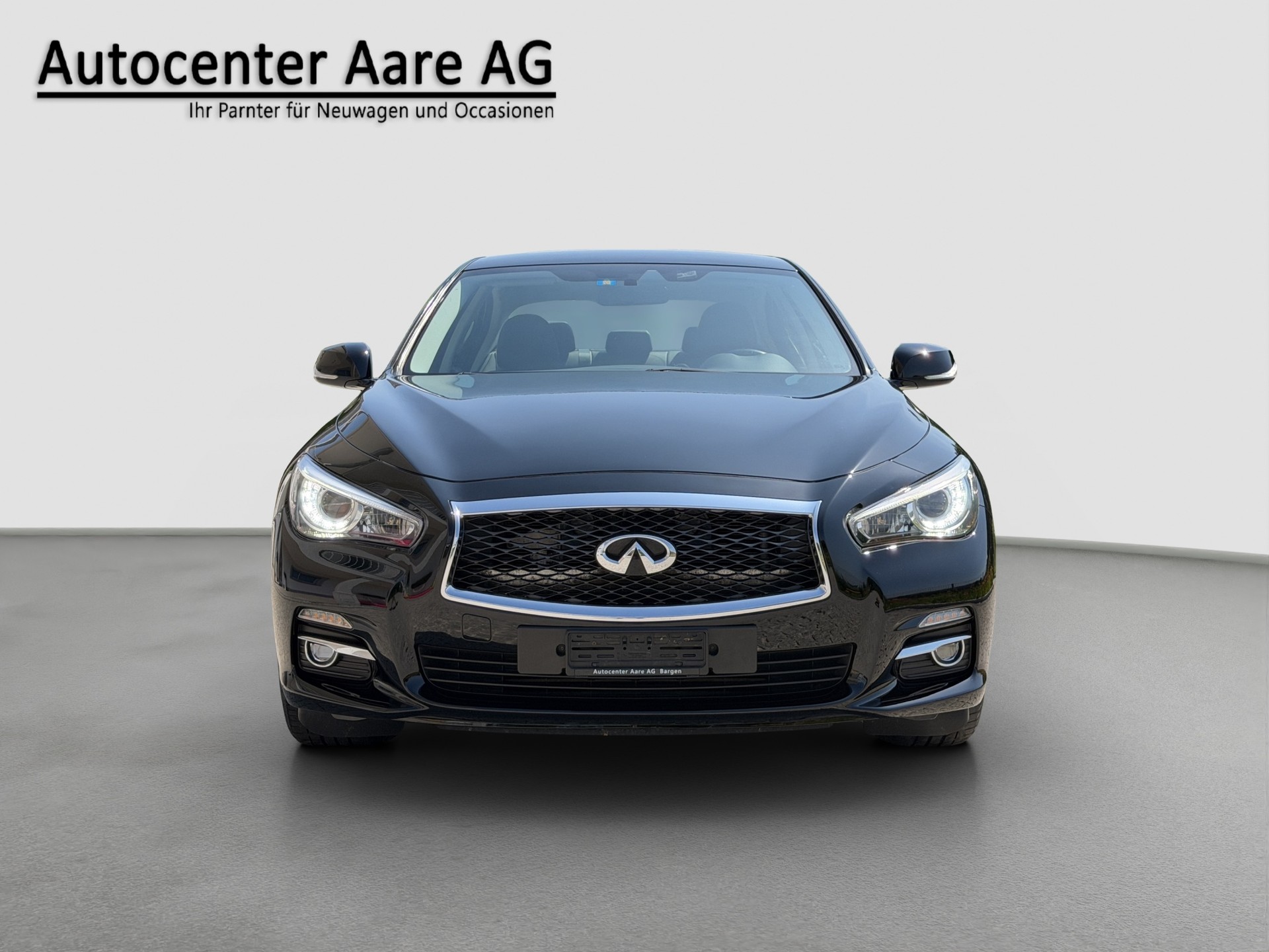 INFINITI Q50 2.2d Premium-showroom-element-1