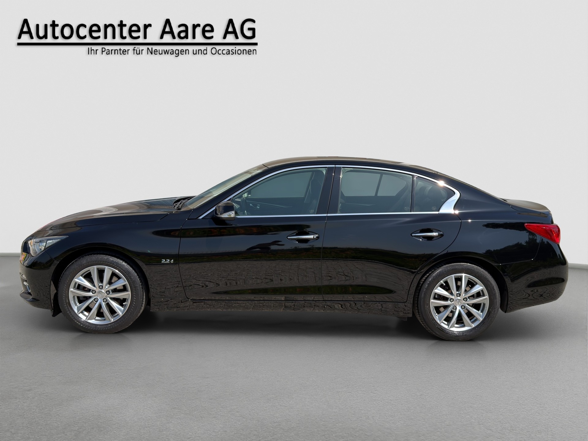 INFINITI Q50 2.2d Premium-showroom-element-3