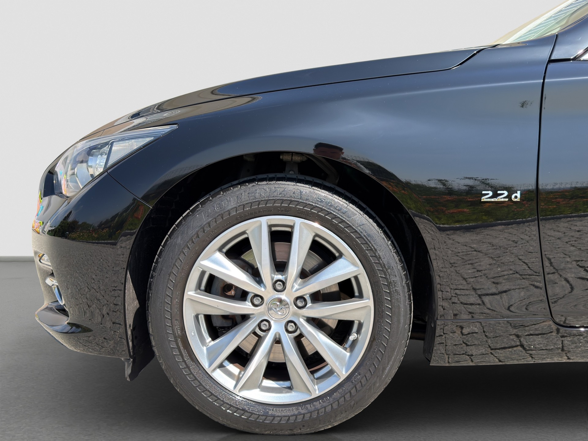 INFINITI Q50 2.2d Premium-image-4