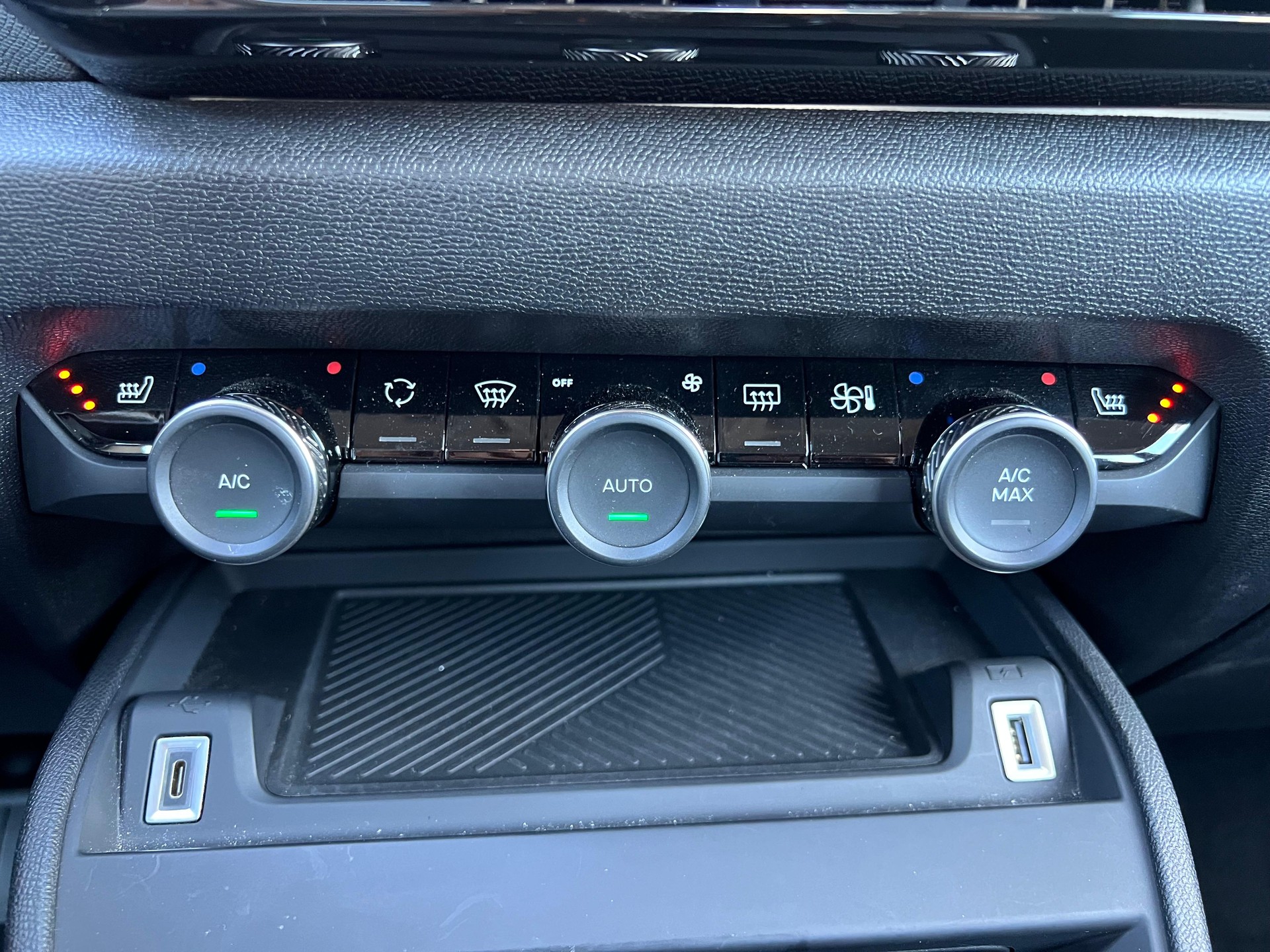 CITROEN C4 X 1.2 PureTech Swiss Edition-image-19