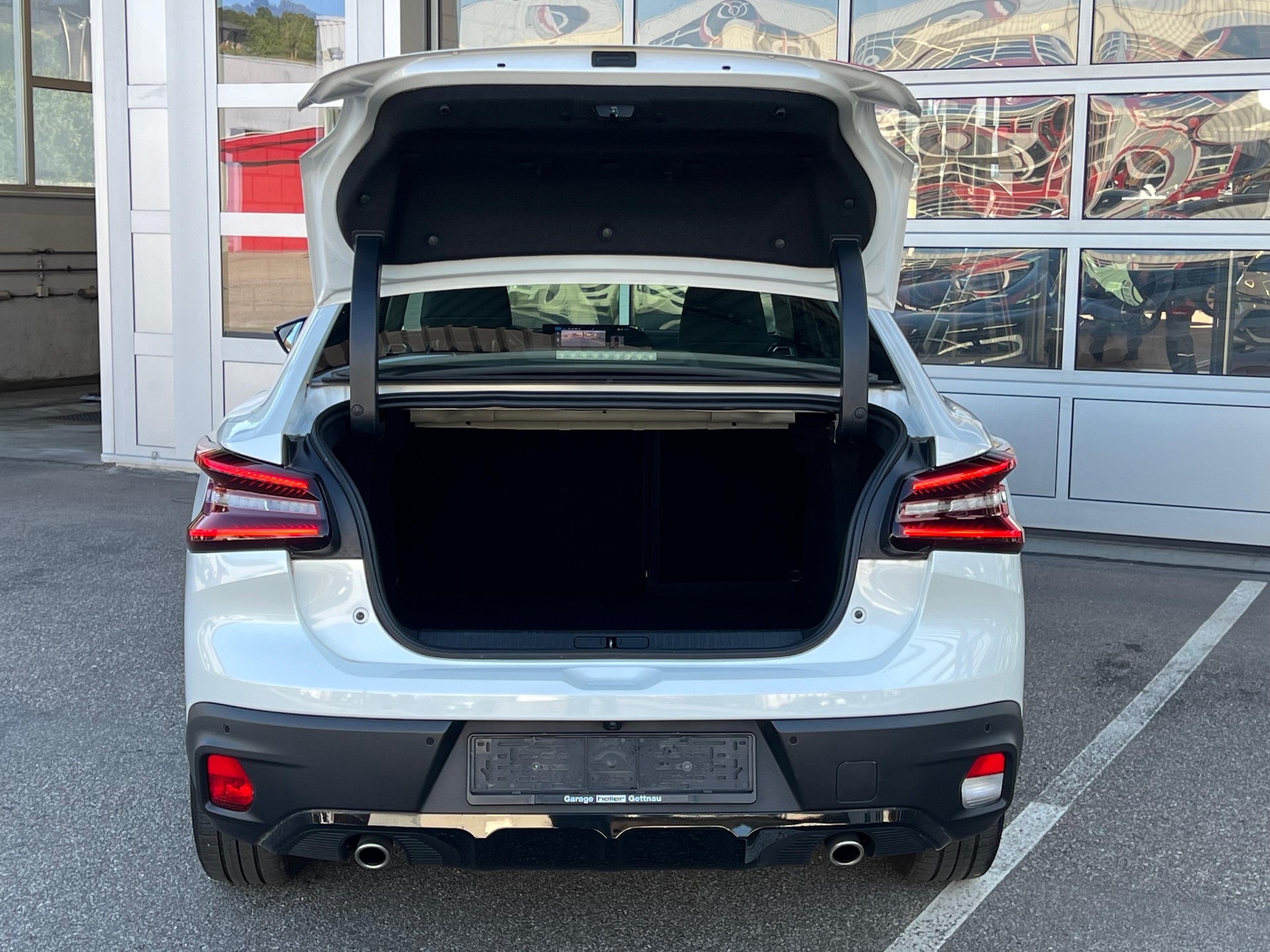 CITROEN C4 X 1.2 PureTech Swiss Edition-image-8
