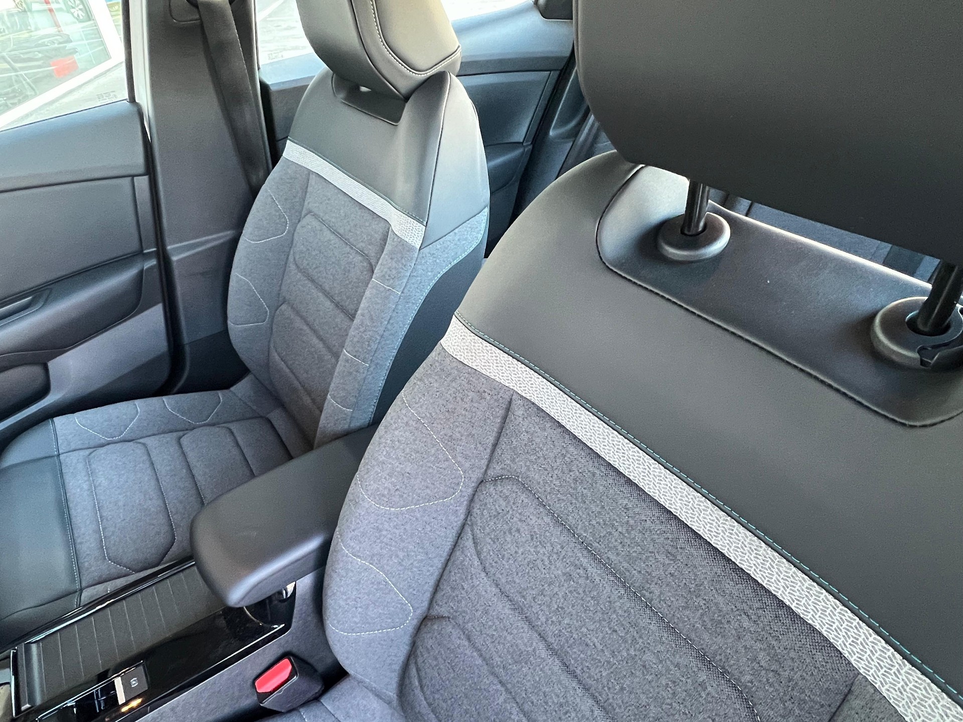 CITROEN C4 X 1.2 PureTech Swiss Edition-image-13