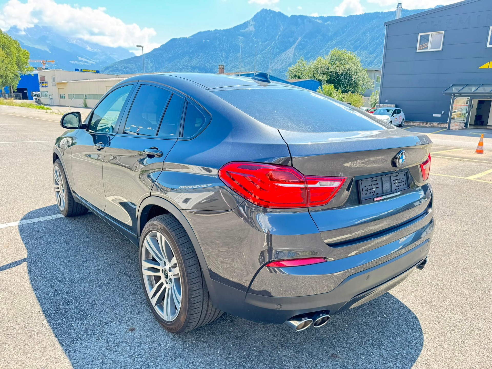 BMW X4 xDrive 28i xLine Steptronic-image-3