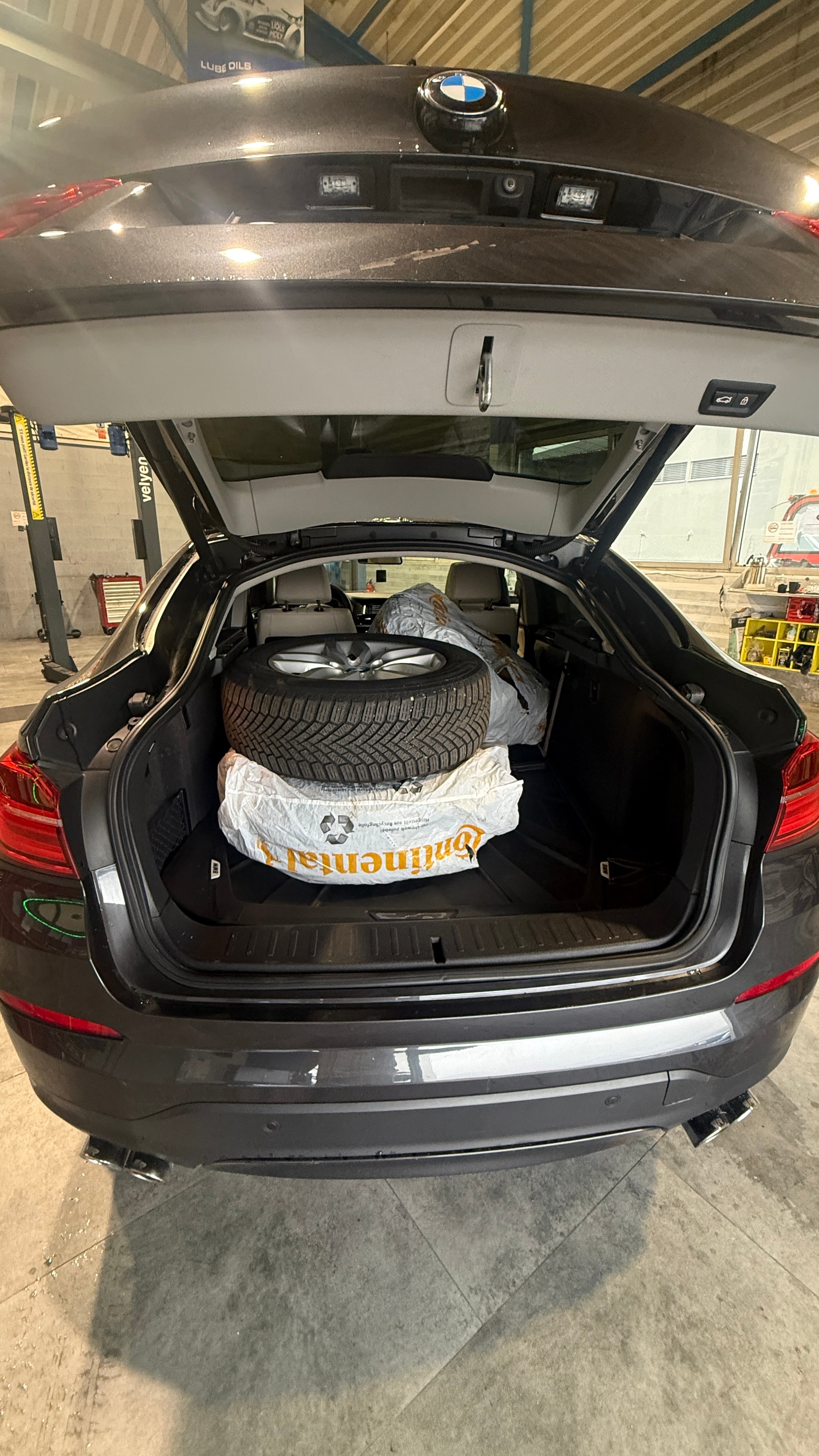 BMW X4 xDrive 28i xLine Steptronic-image-10