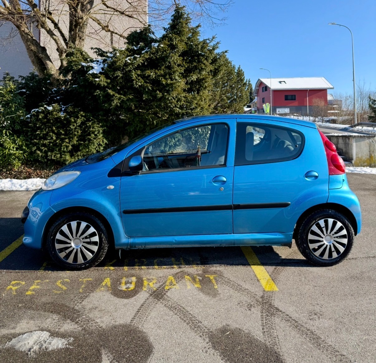 PEUGEOT 107 1.0 Trendy-image-4