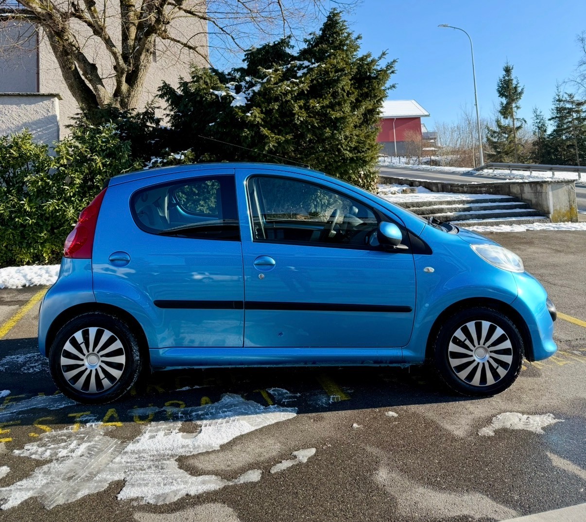 PEUGEOT 107 1.0 Trendy-image-5