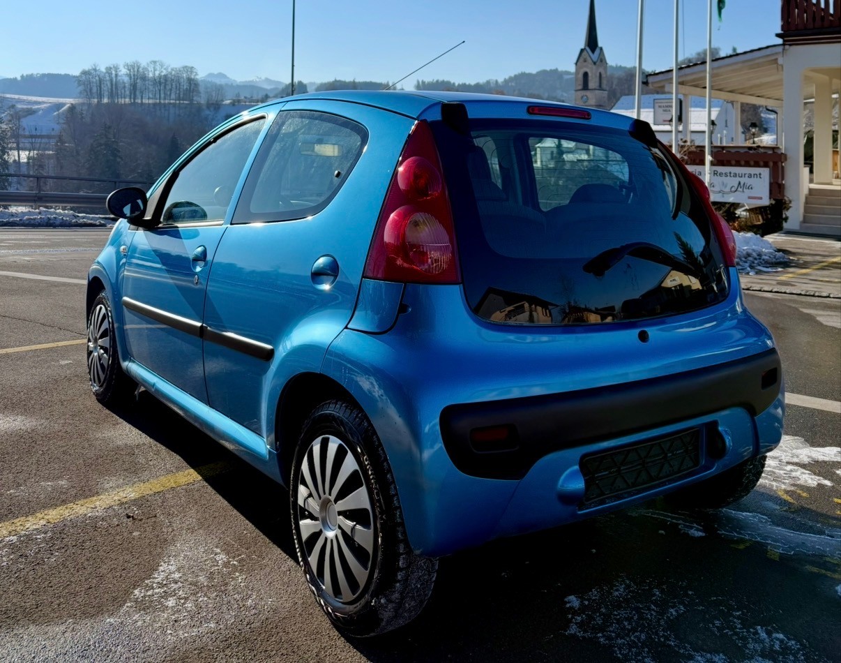 PEUGEOT 107 1.0 Trendy-image-9