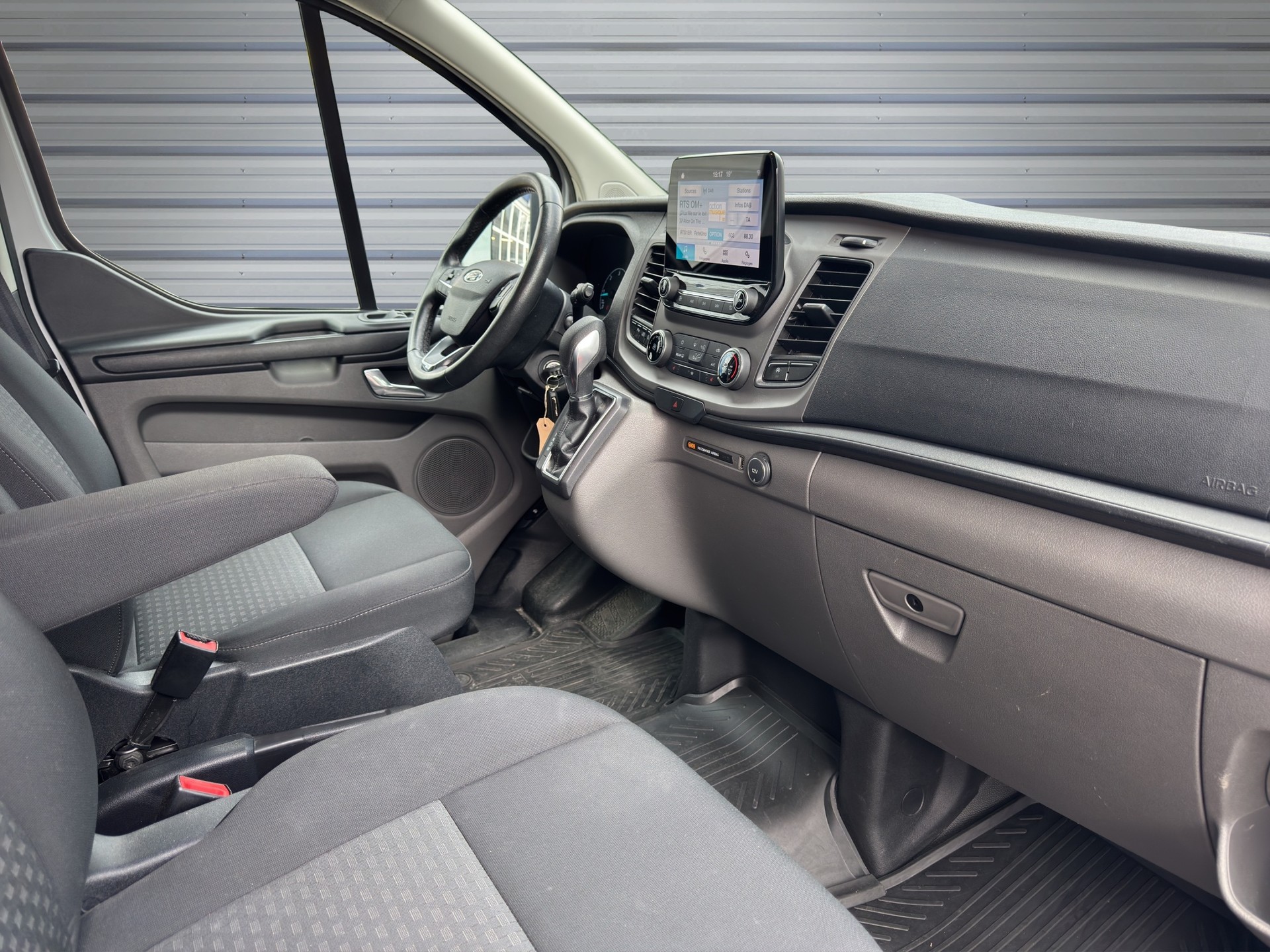 FORD Transit Custom Van 300 L1H1 Trend A-image-8