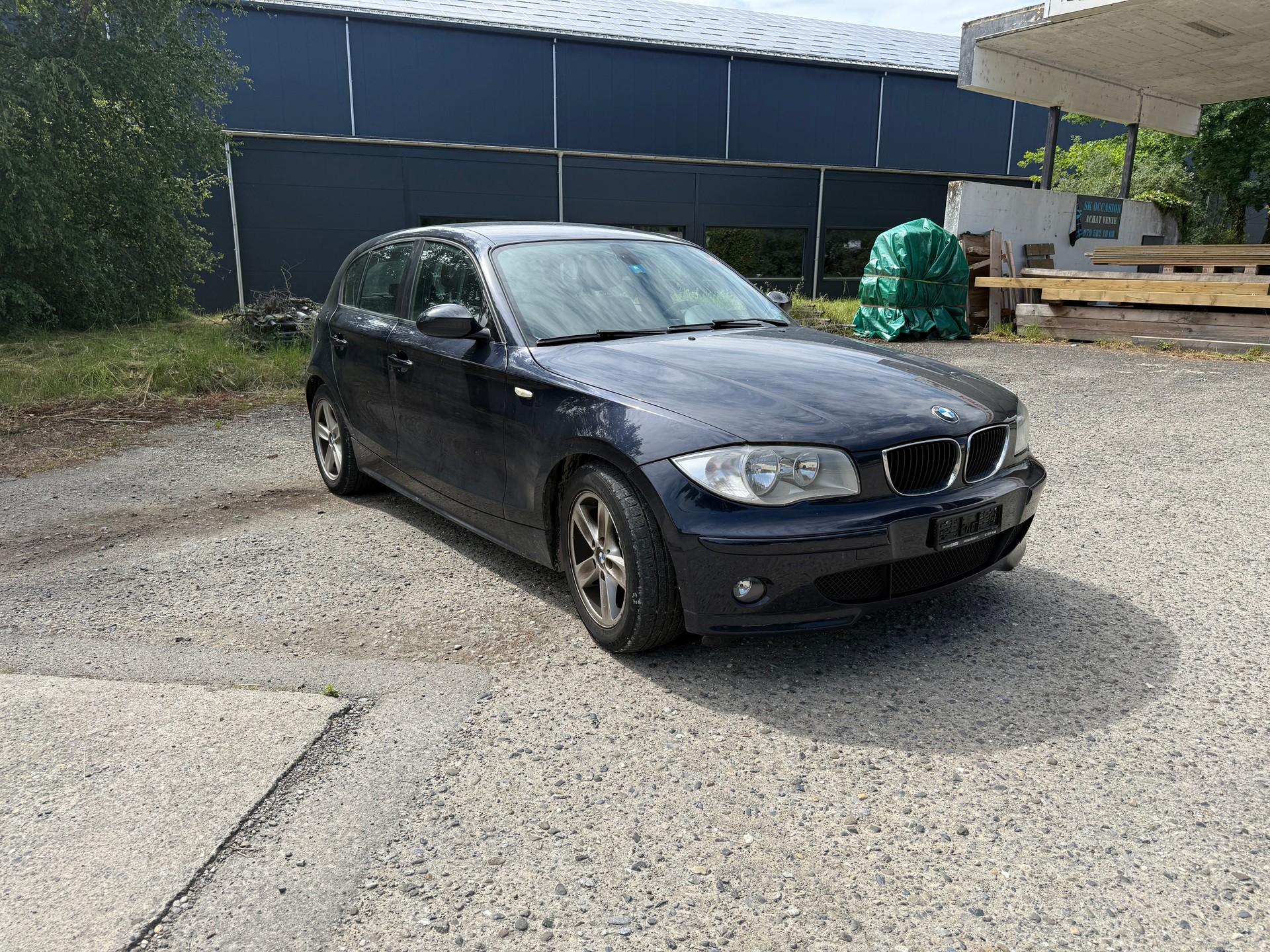 BMW 116i-image-1