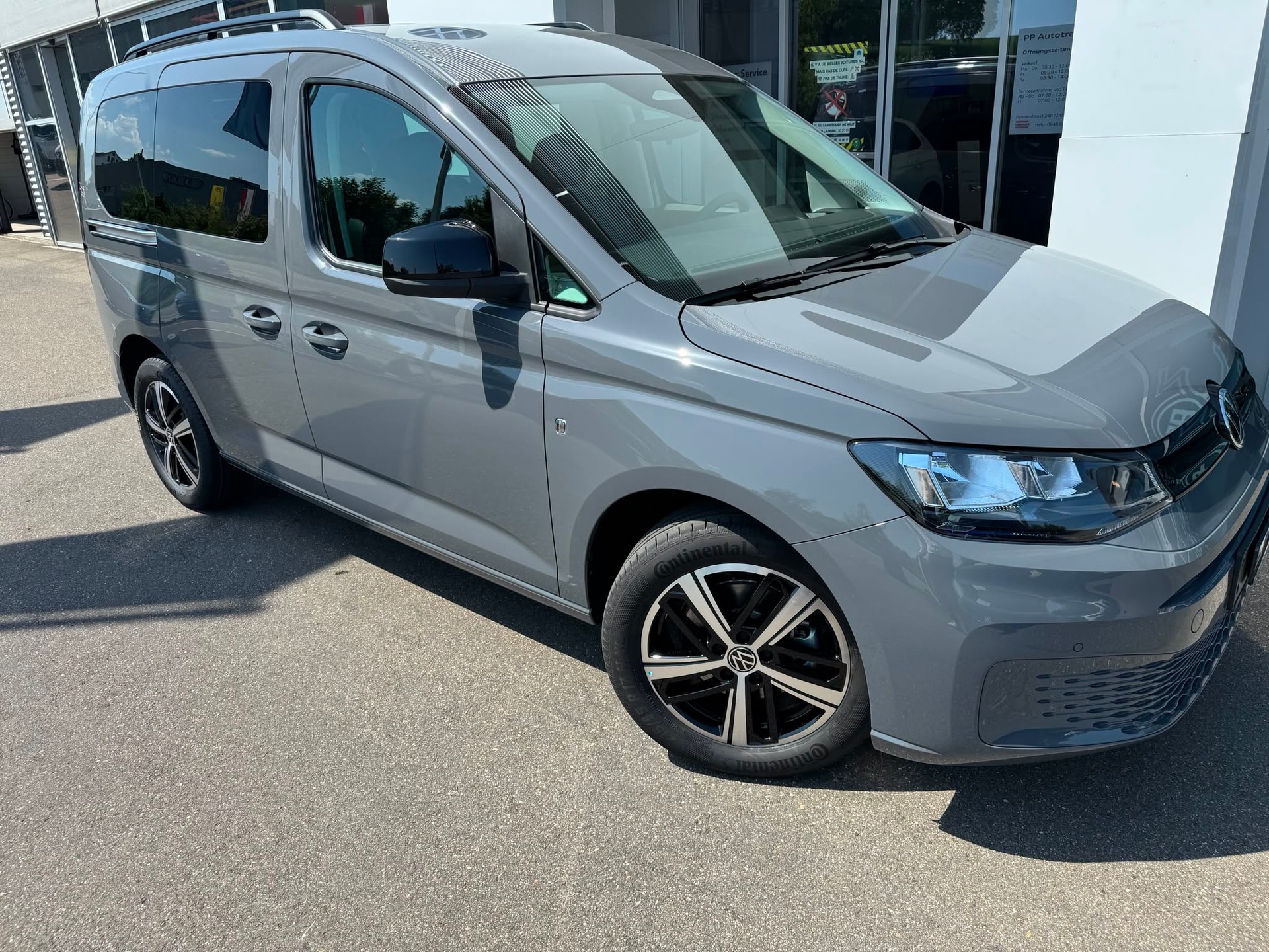 VW Caddy Cargo 2.0TDI 4Motion-image-1