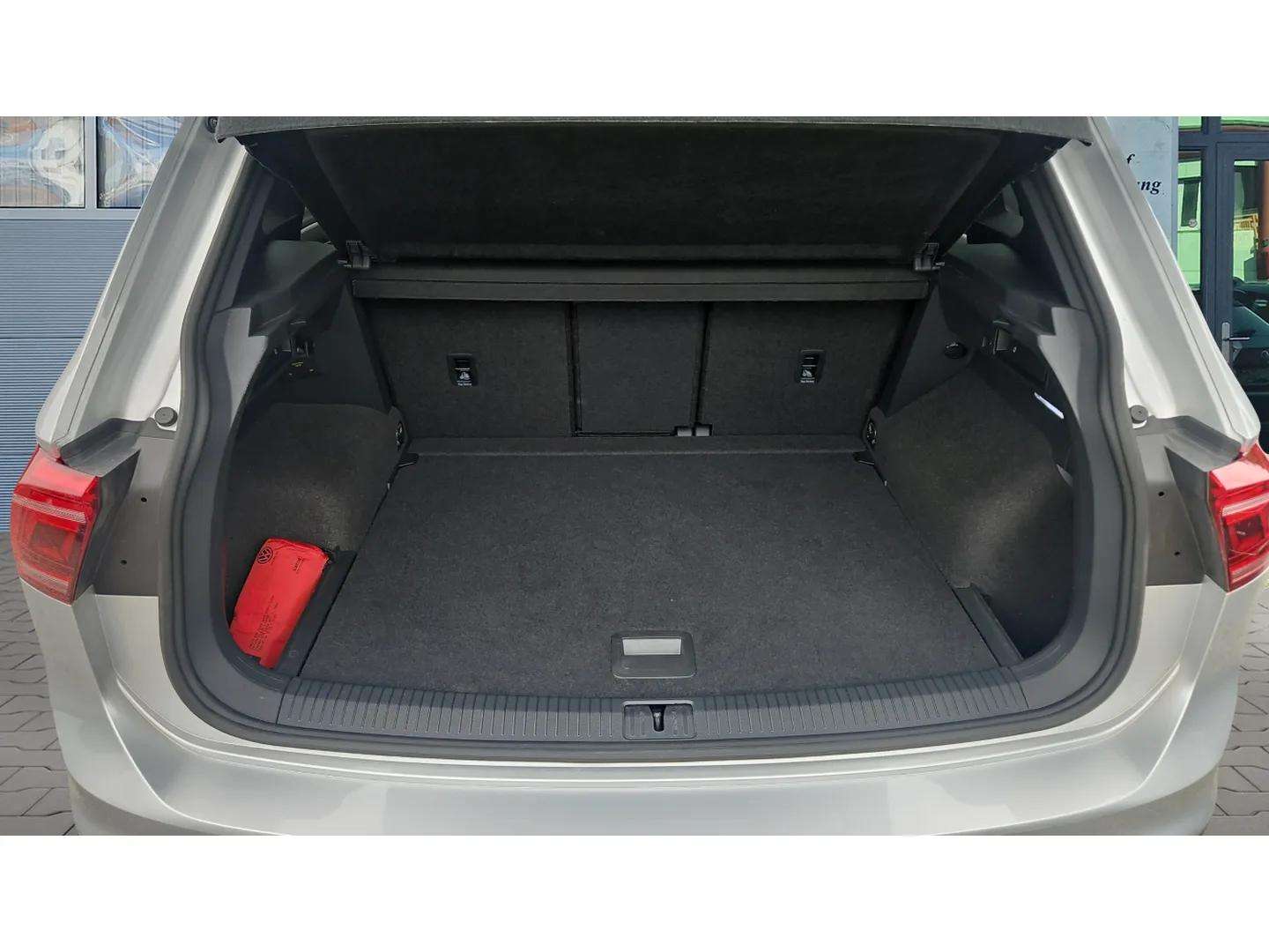 VW Tiguan 2.0TSI R-Line 4Motion DSG Black Style mit AHK-image-14