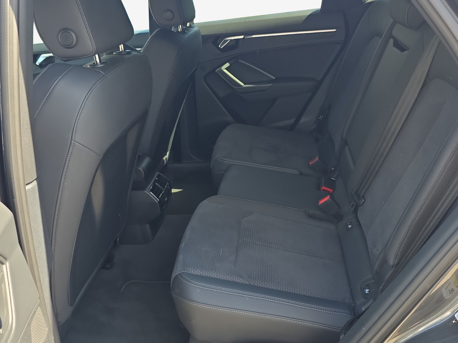 AUDI Q3 Sportback 35 TFSI S line Attraction S-tronic-image-11