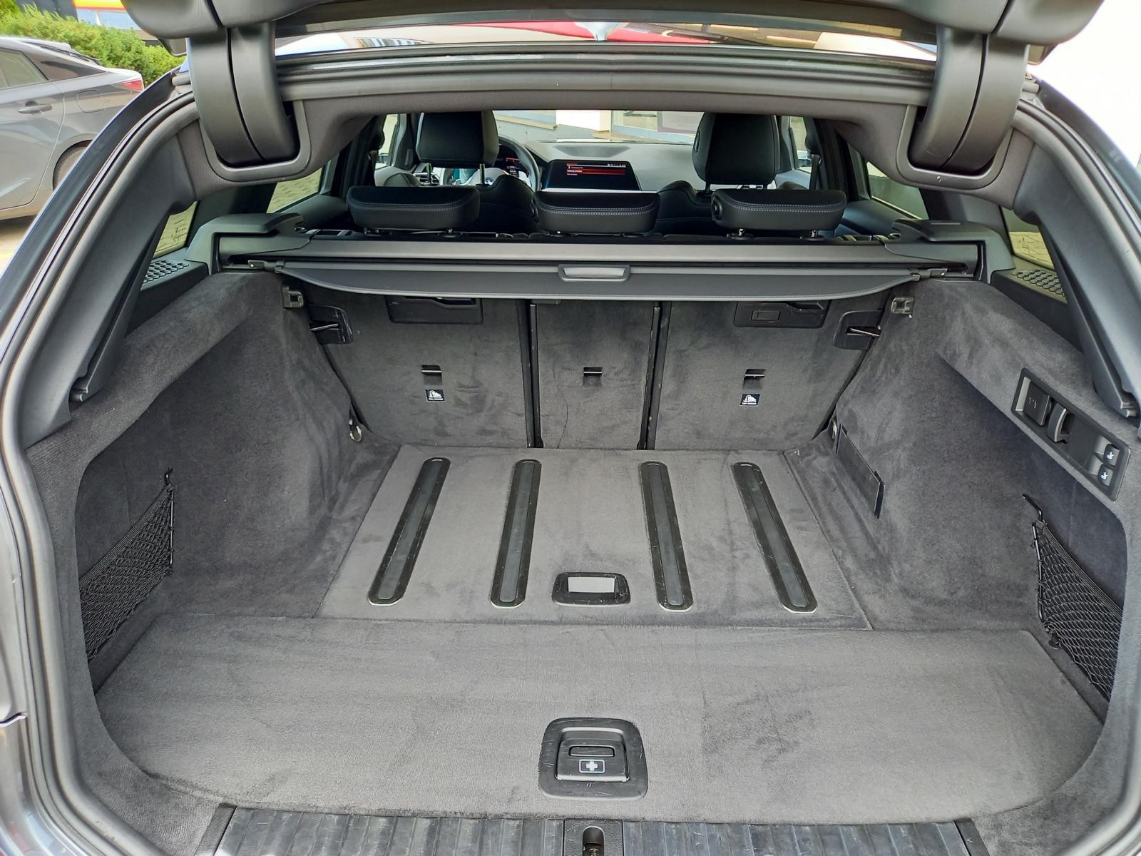BMW 320d xDrive 48V Touring M Sport Steptronic-image-16