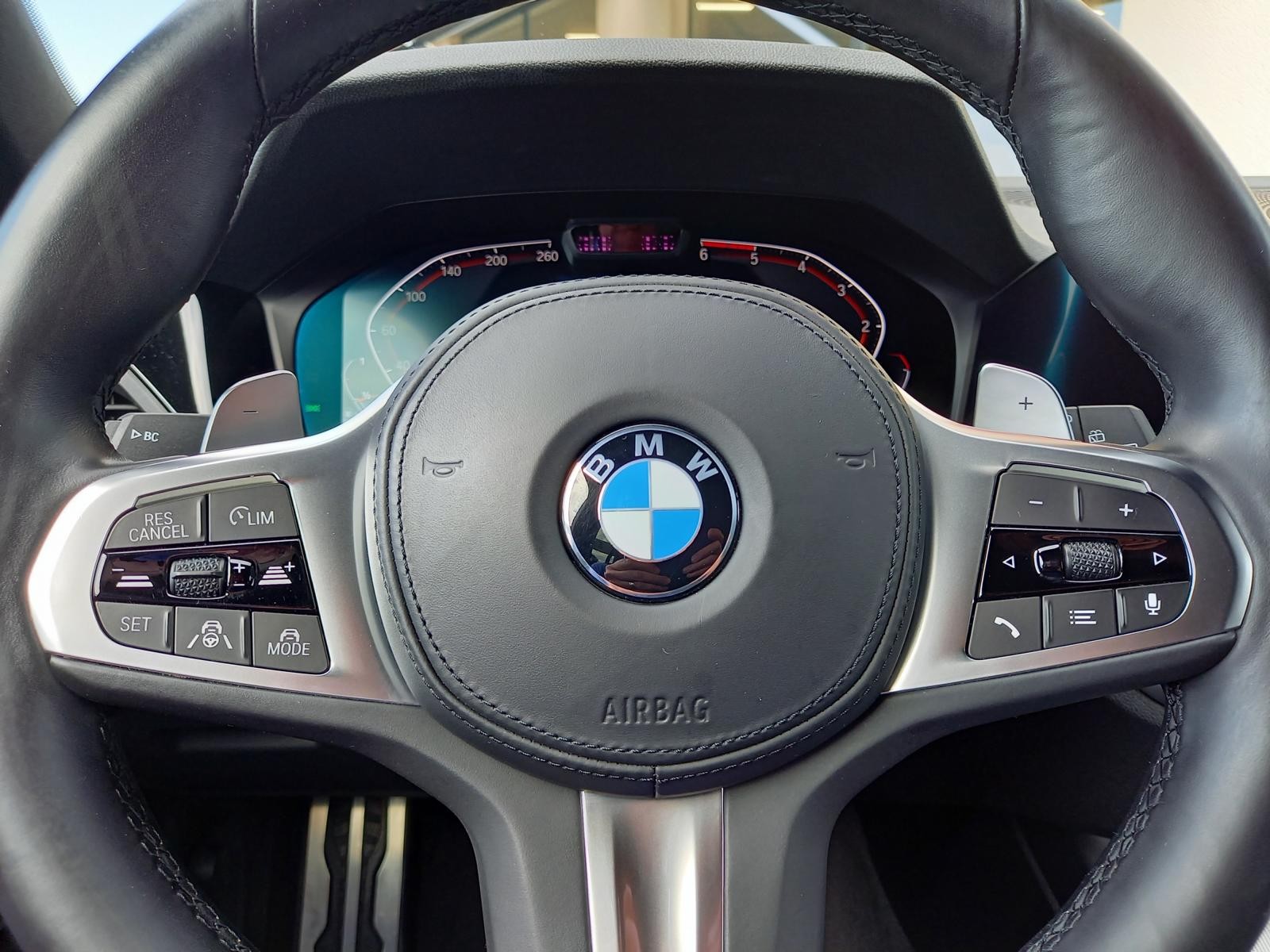 BMW 320d xDrive 48V Touring M Sport Steptronic-image-5