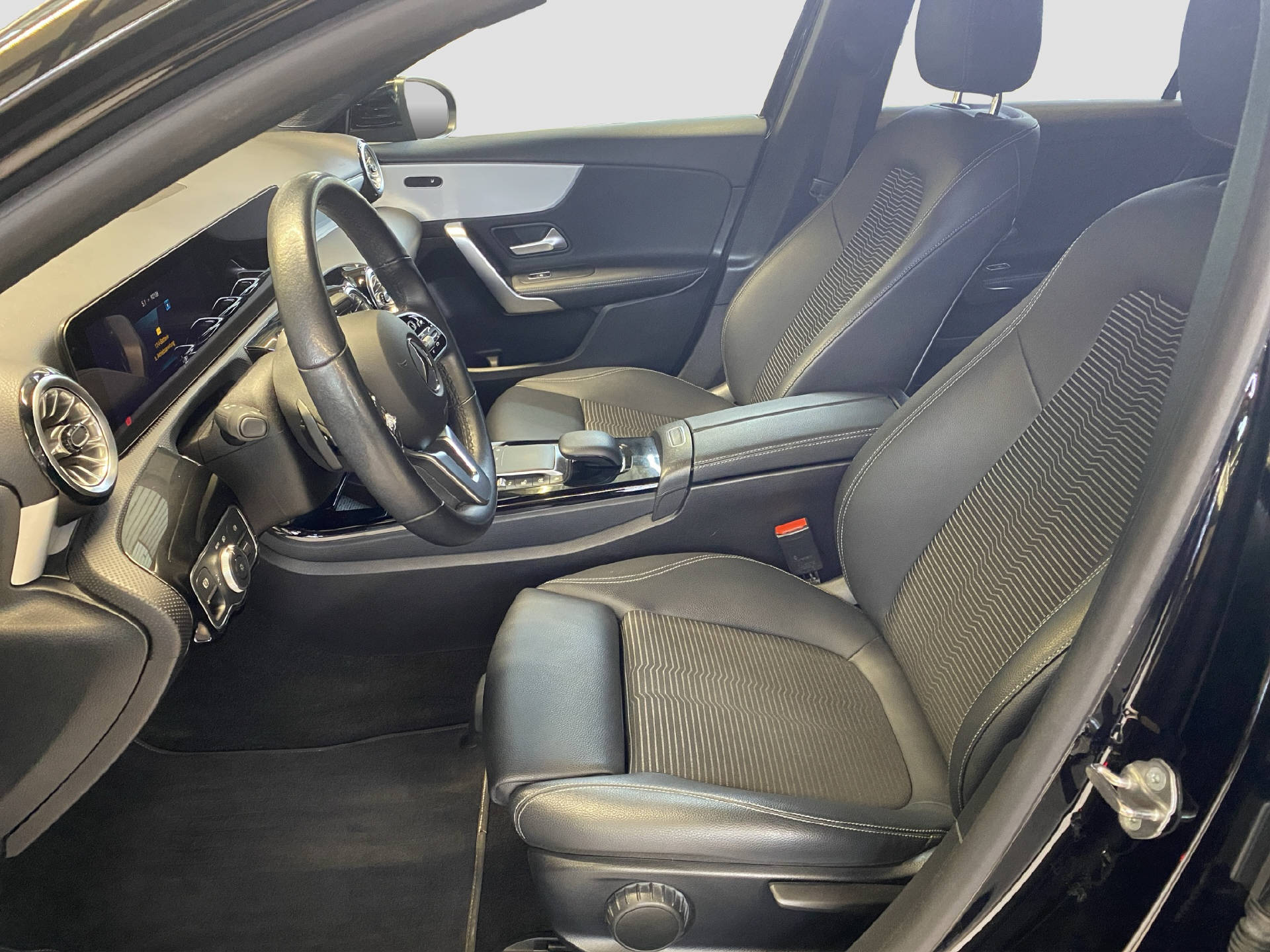 MERCEDES-BENZ A 180 Night Star-image-6