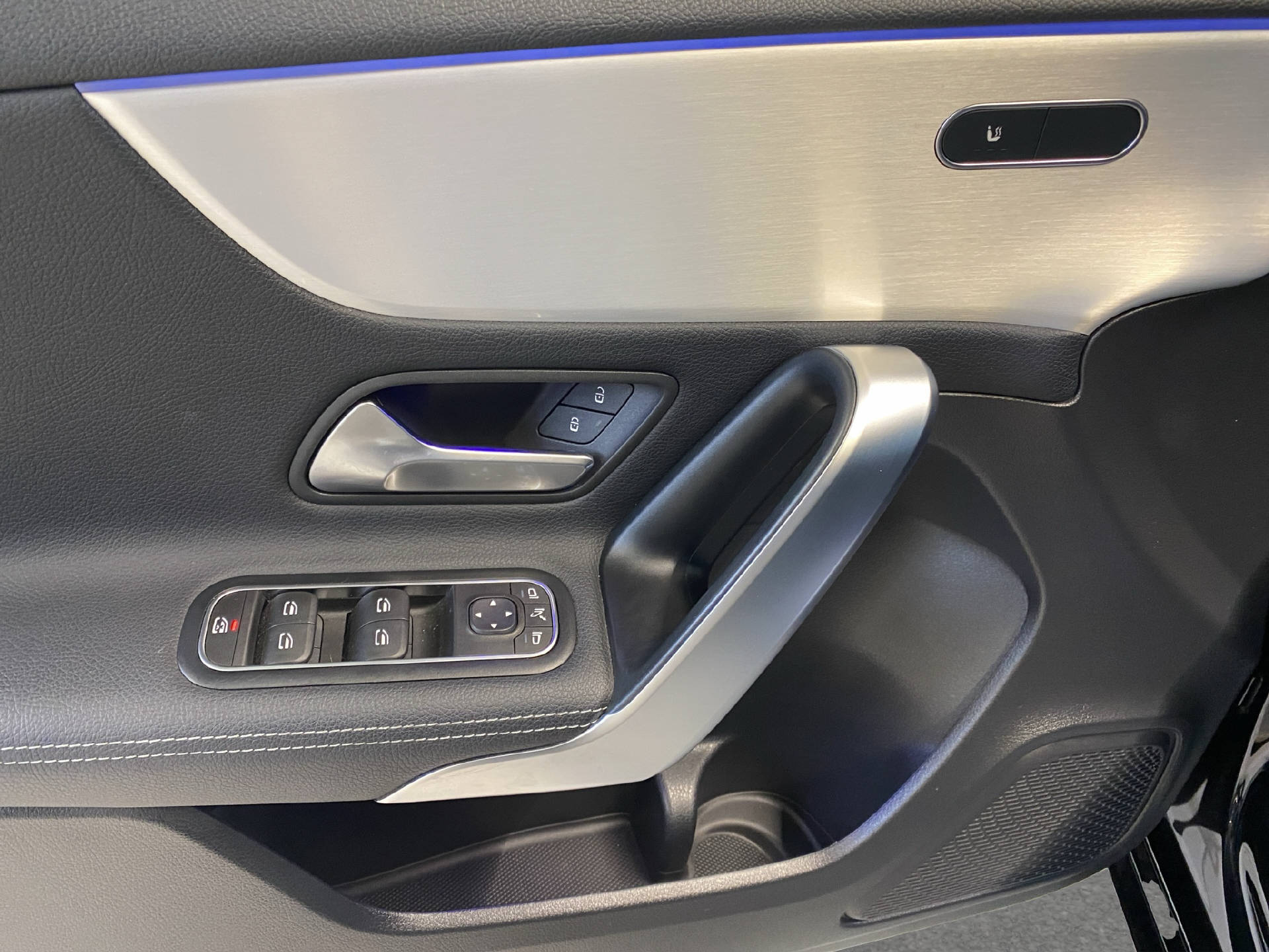 MERCEDES-BENZ A 180 Night Star-image-11