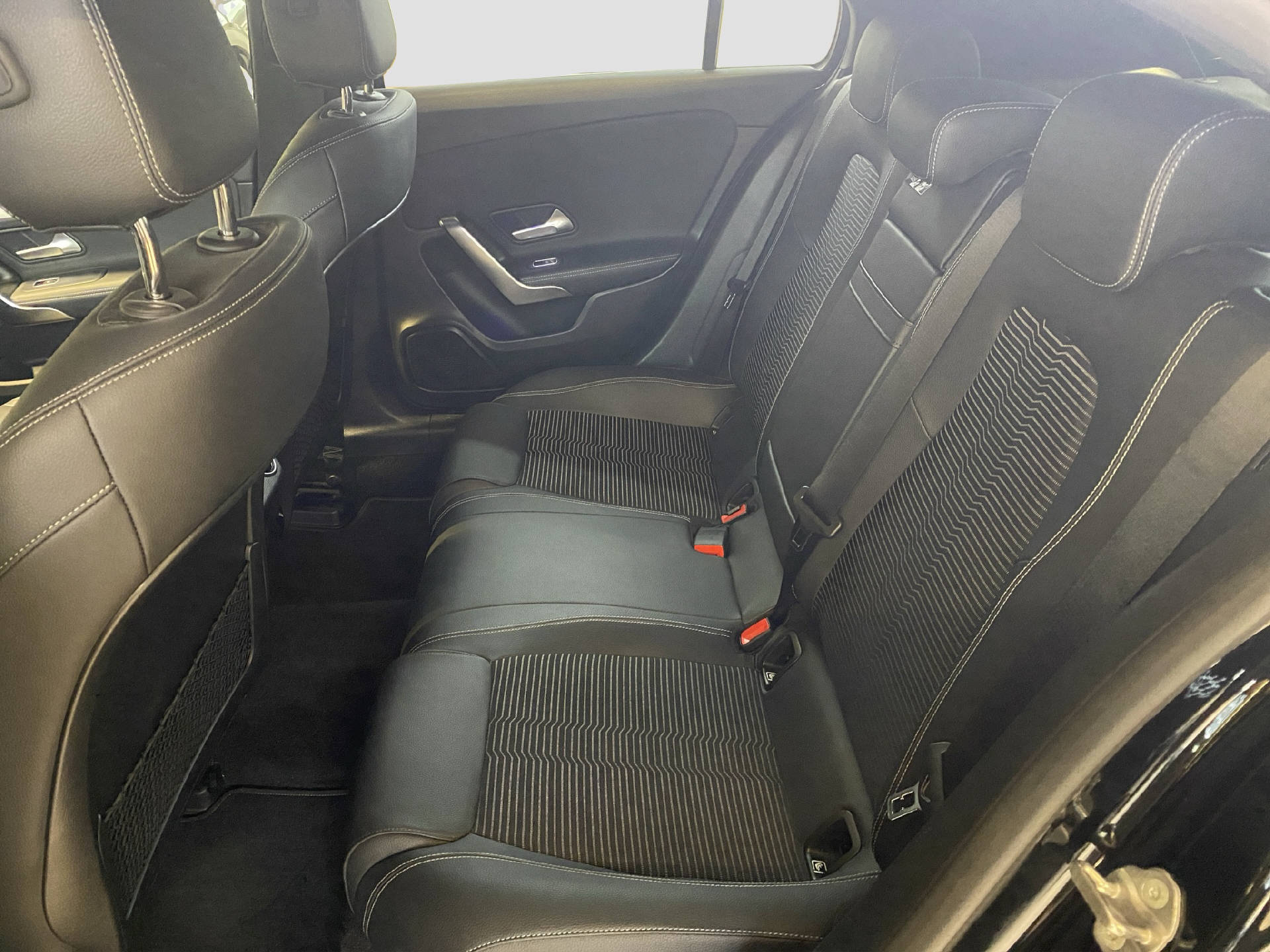 MERCEDES-BENZ A 180 Night Star-image-12