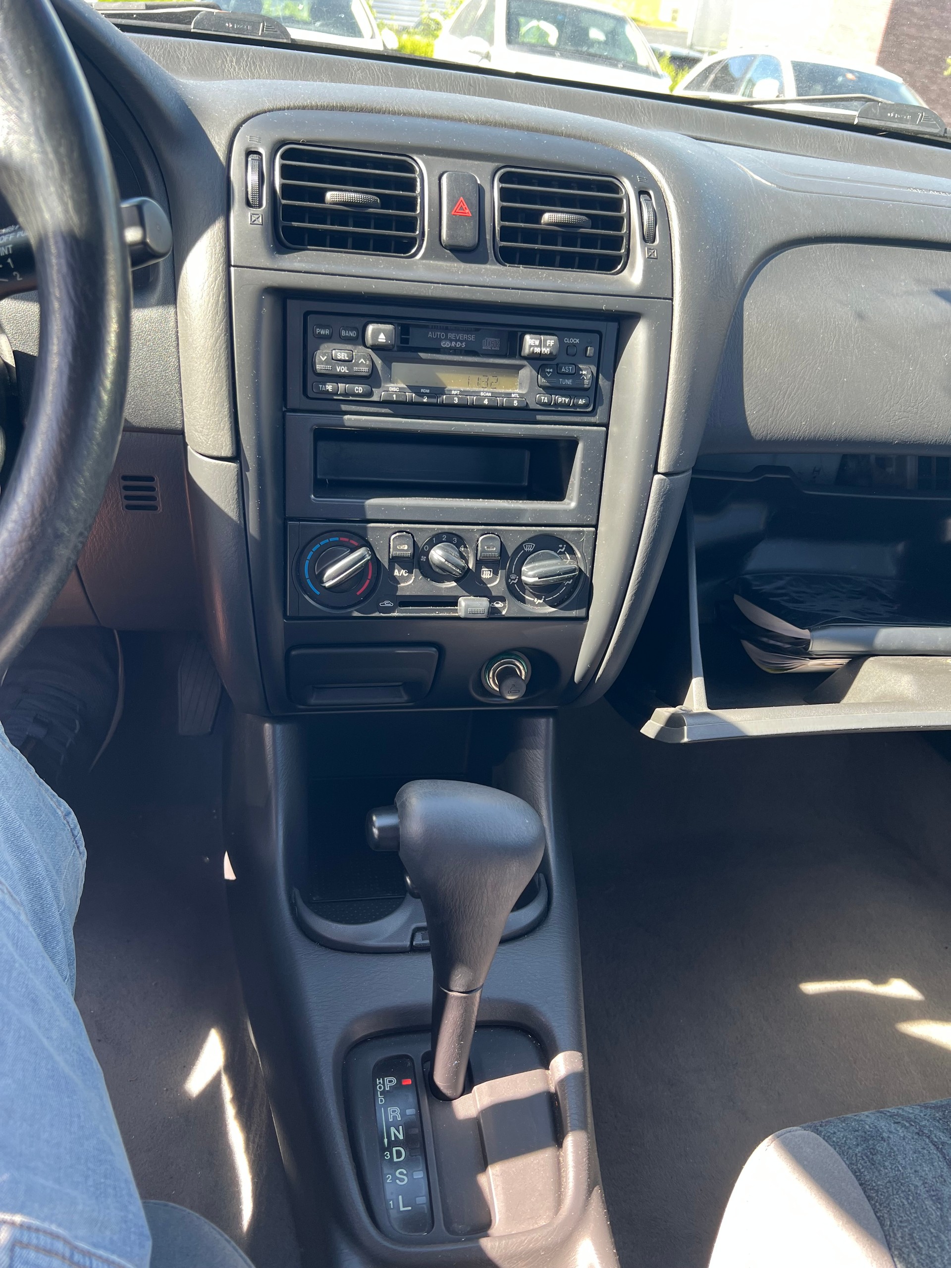 MAZDA 626 2.0i-16V-image-5