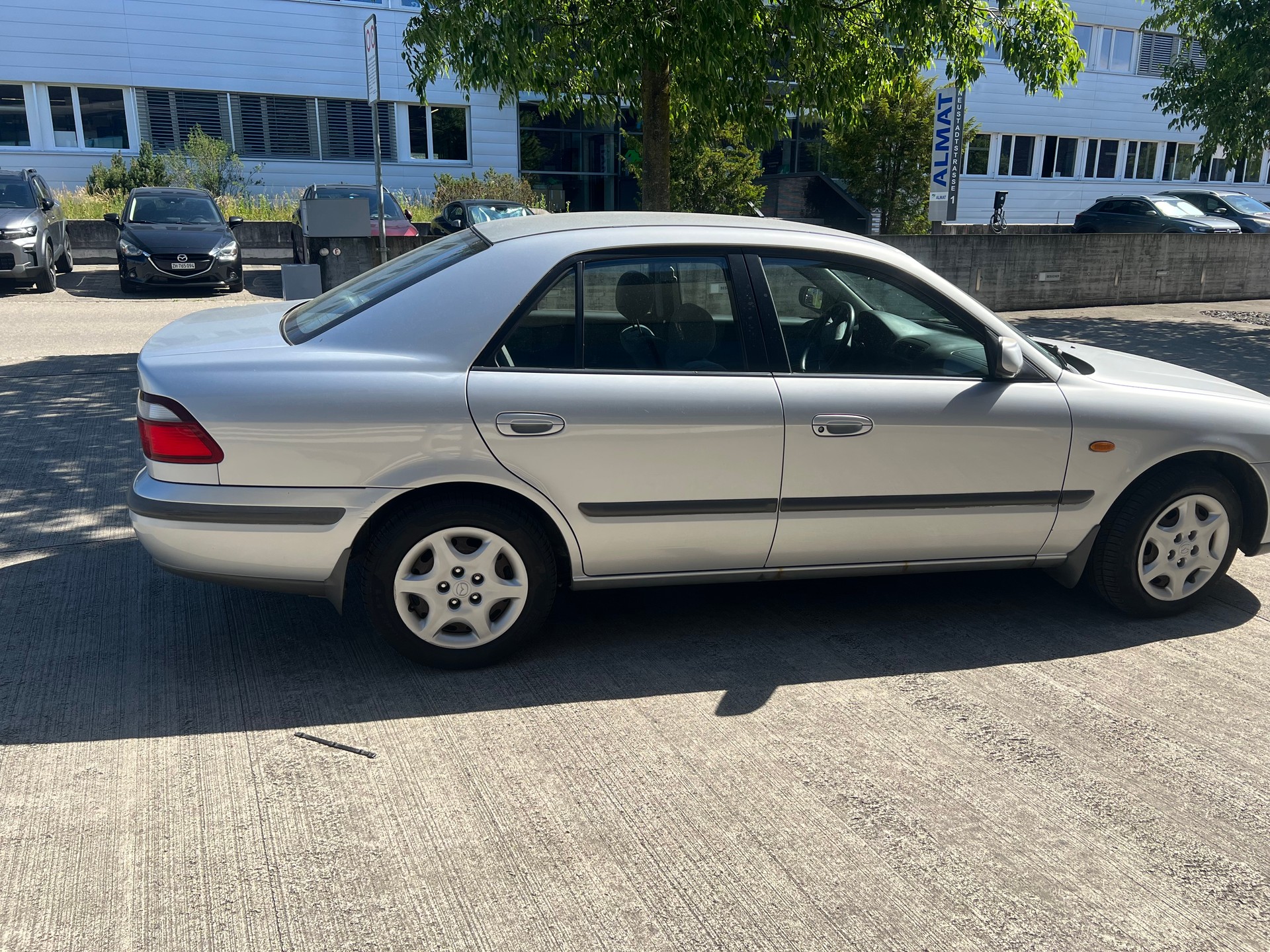 MAZDA 626 2.0i-16V-image-2