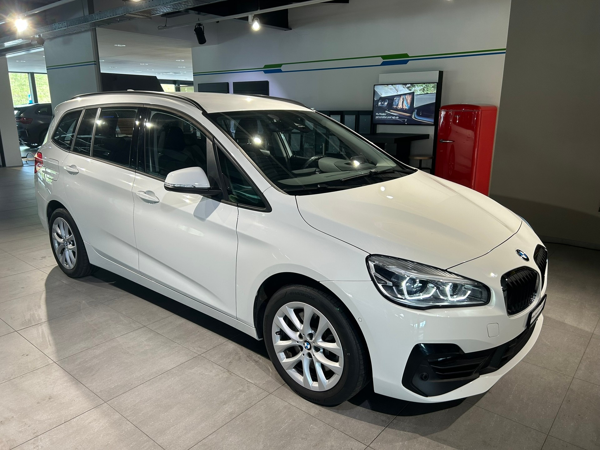 BMW 218d xDrive Gran Tourer Steptronic Essential Edition-image-3