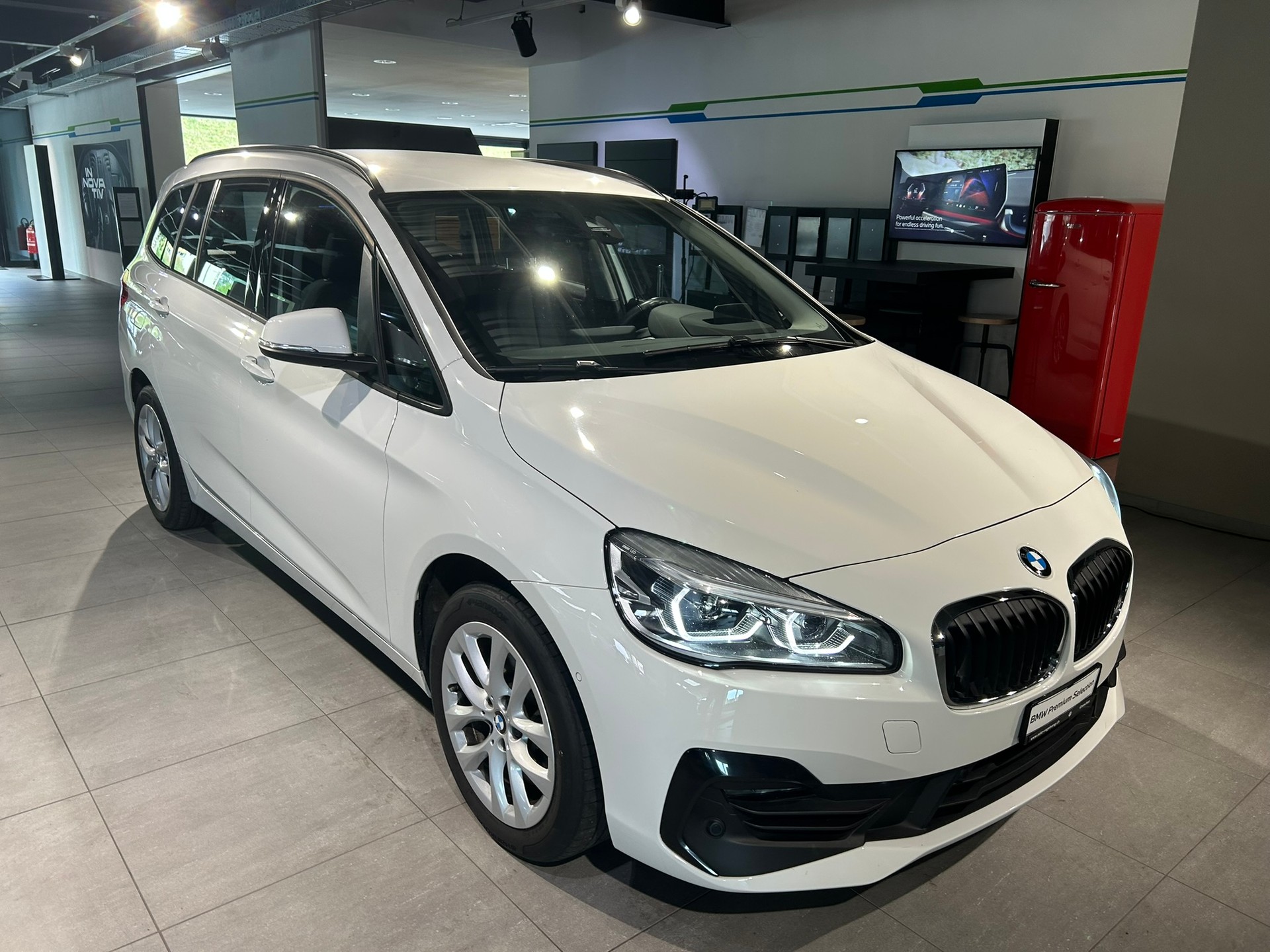 BMW 218d xDrive Gran Tourer Steptronic Essential Edition-image-0