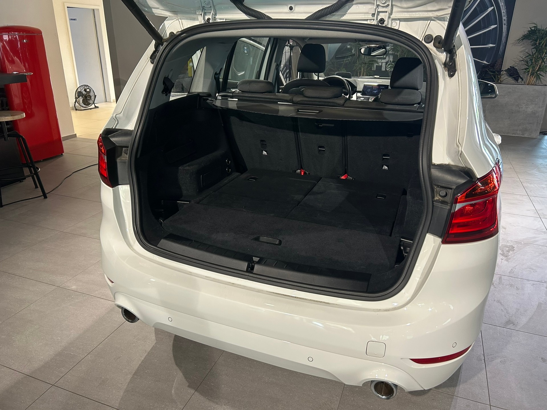 BMW 218d xDrive Gran Tourer Steptronic Essential Edition-image-14