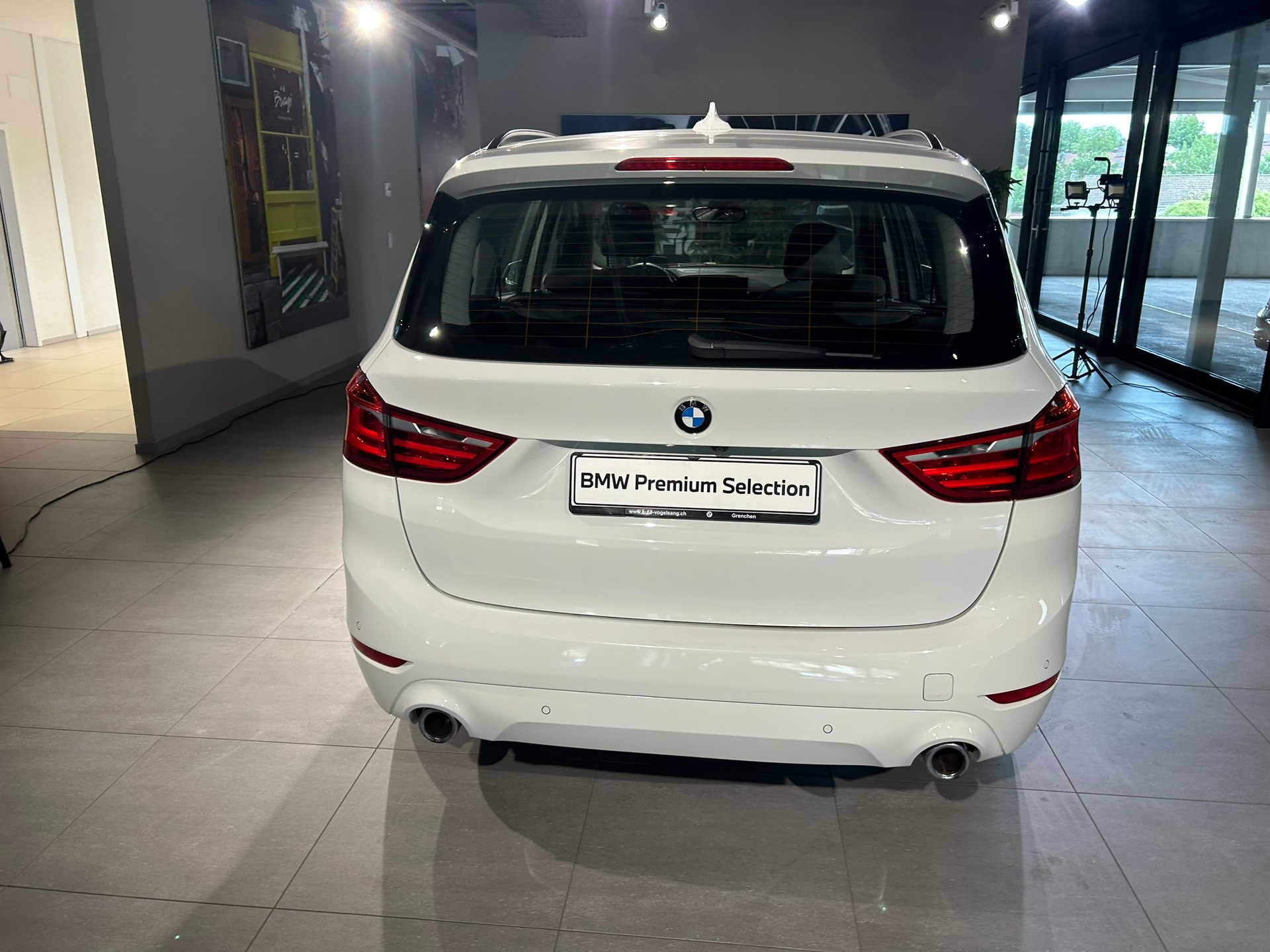 BMW 218d xDrive Gran Tourer Steptronic Essential Edition-image-8