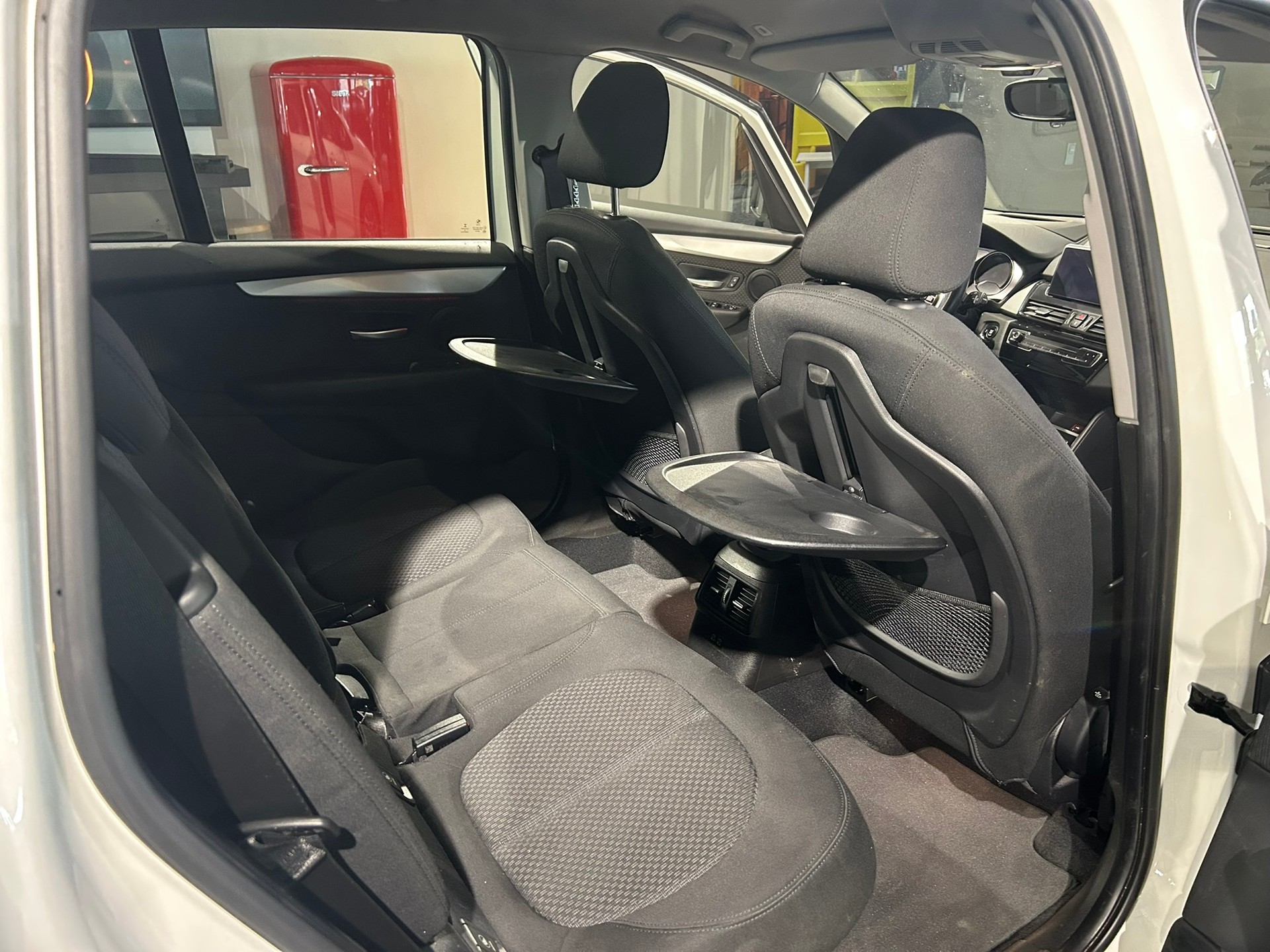 BMW 218d xDrive Gran Tourer Steptronic Essential Edition-image-21