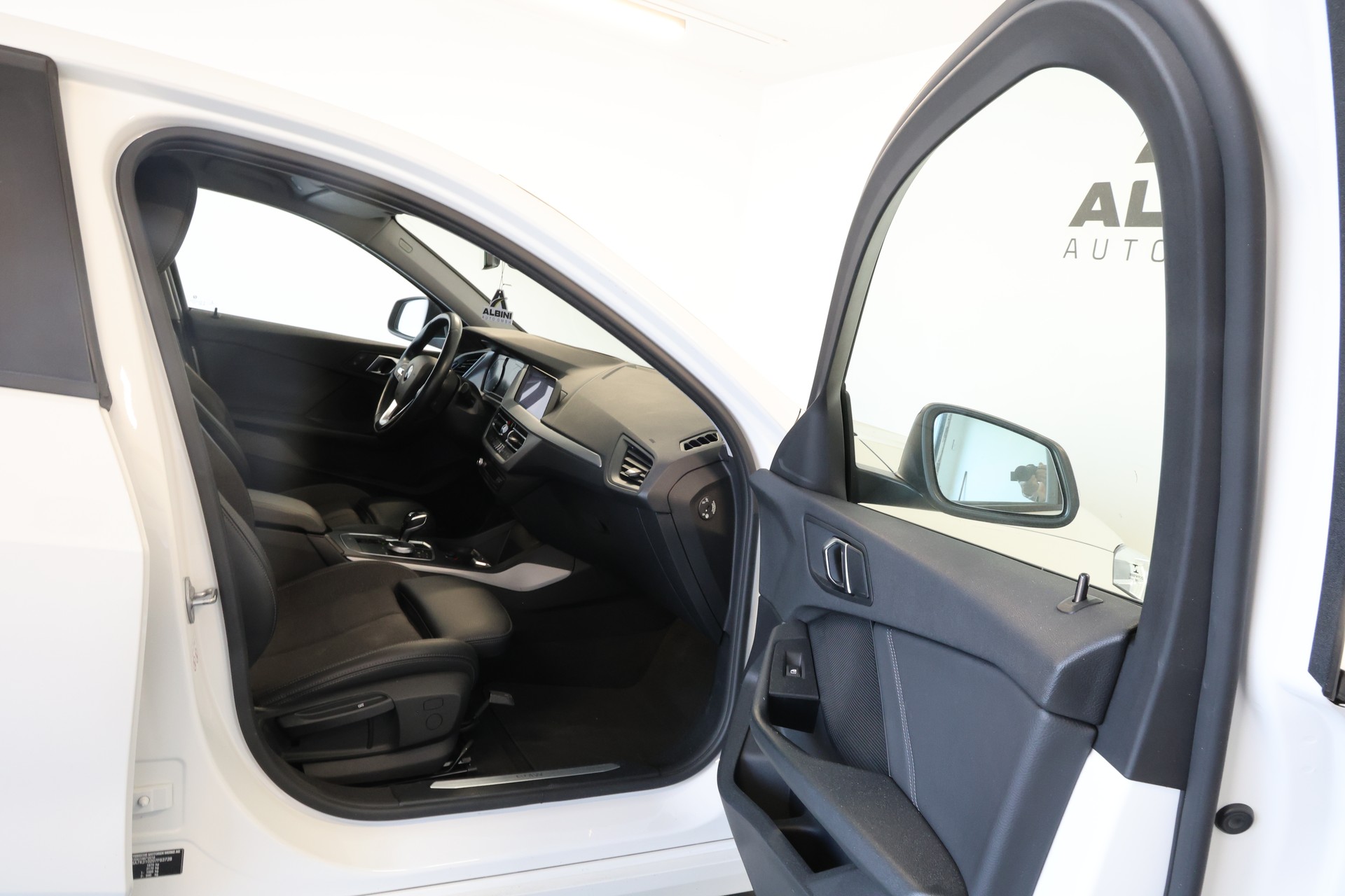 BMW 118i Steptronic-image-11