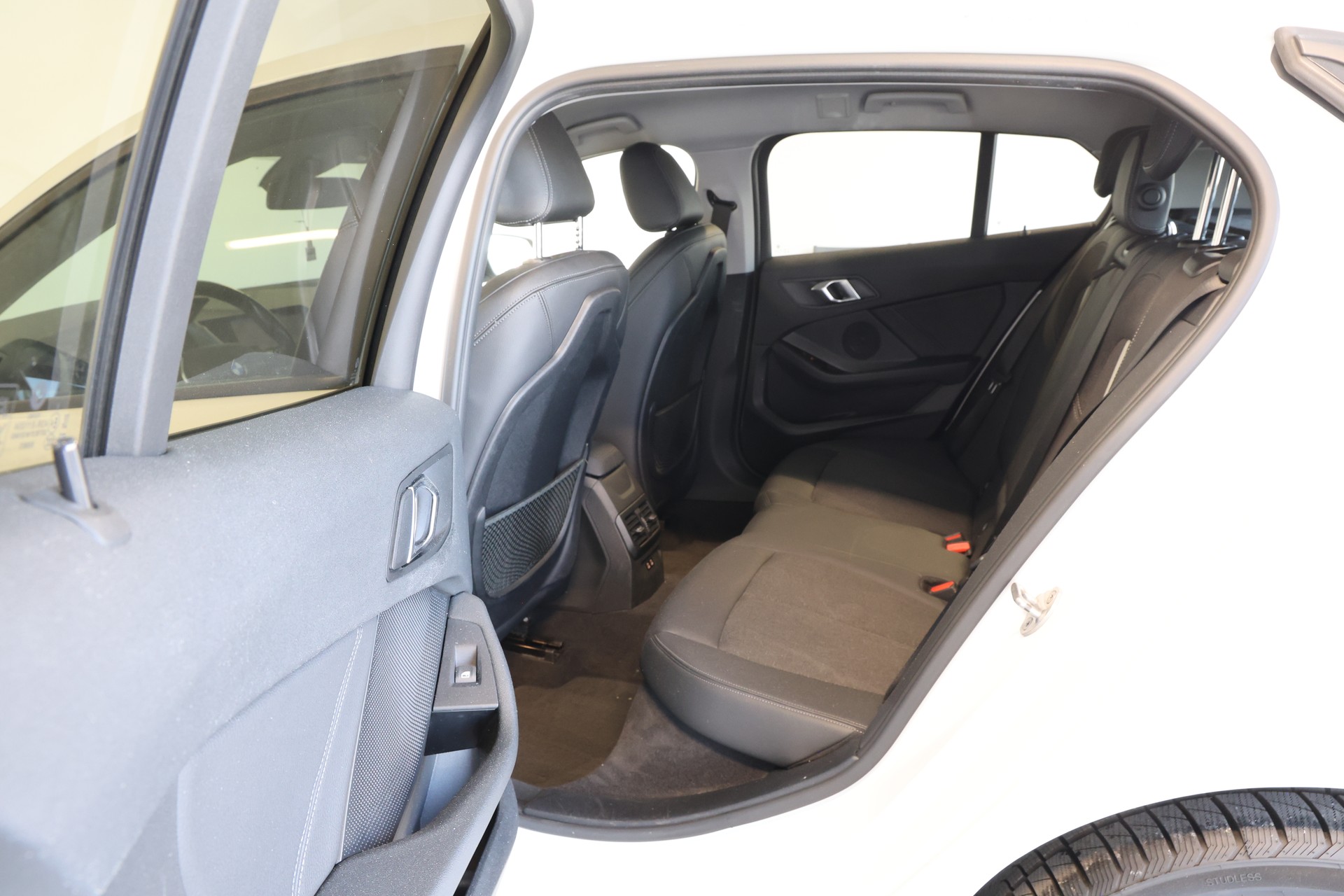 BMW 118i Steptronic-image-15