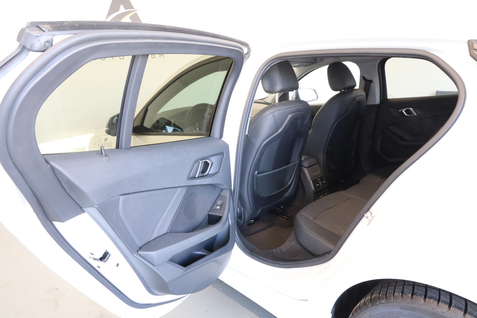 BMW 118i Steptronic-image-14